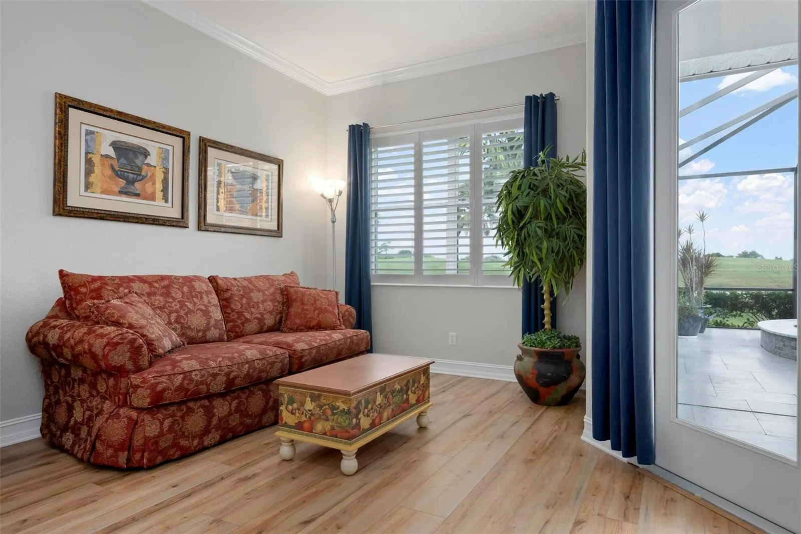 225 PESARO DR