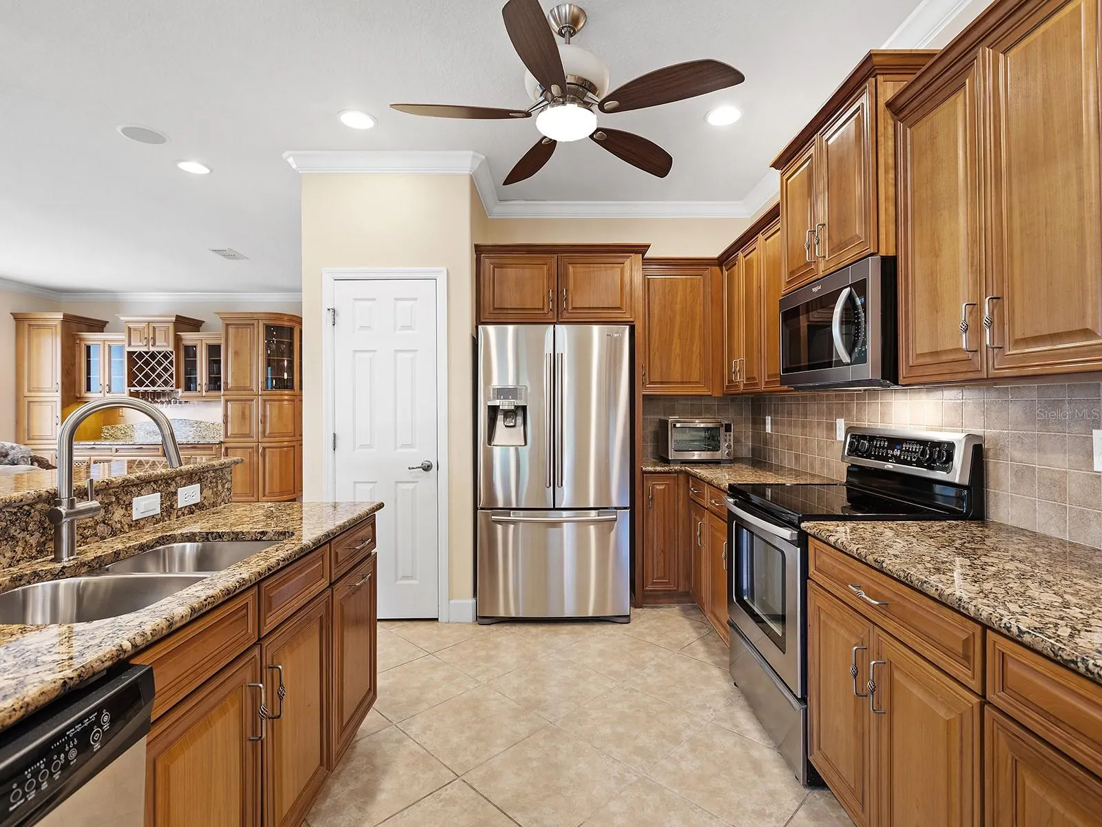 20611 PEZZANA DR