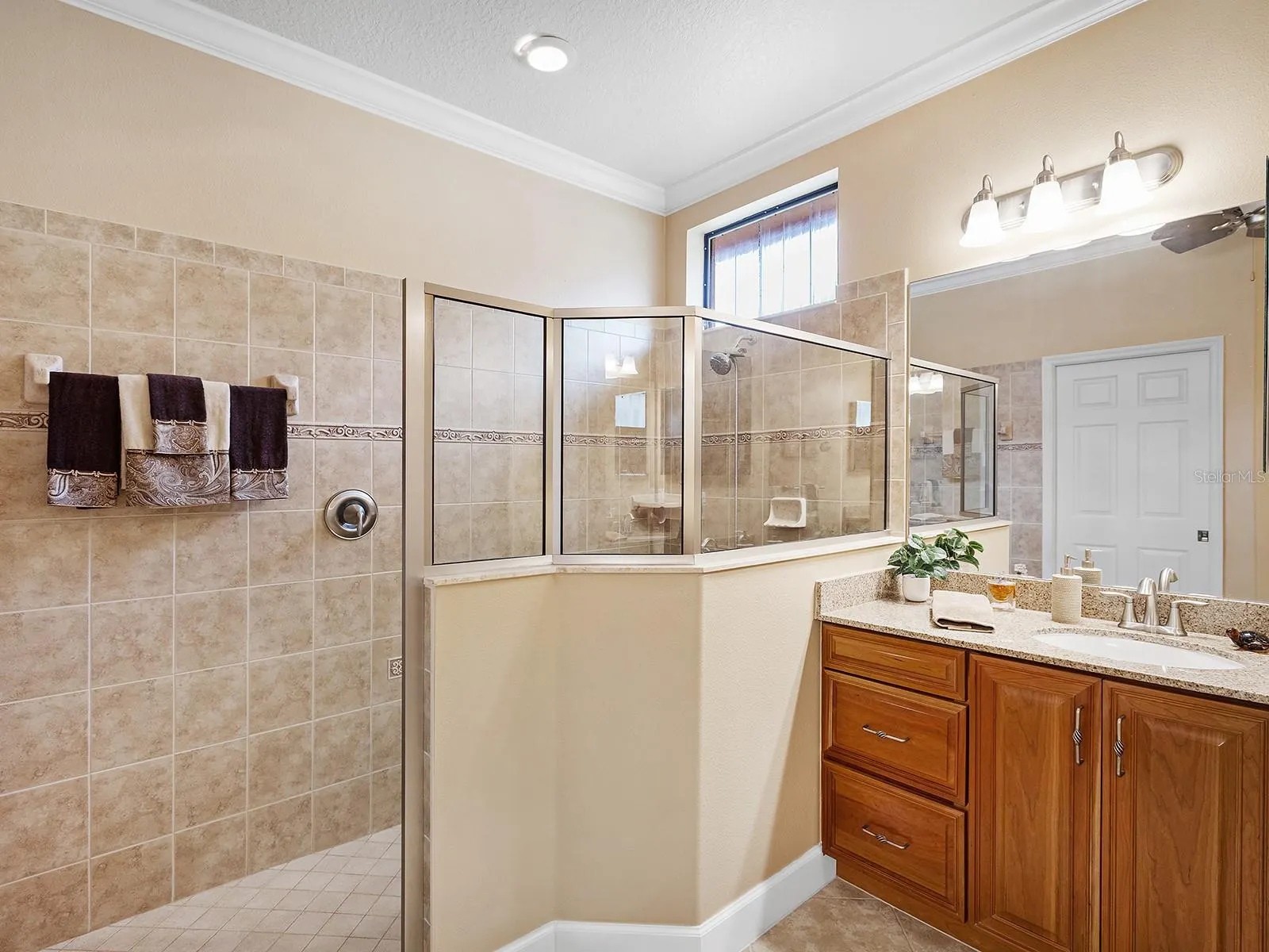 20611 PEZZANA DR