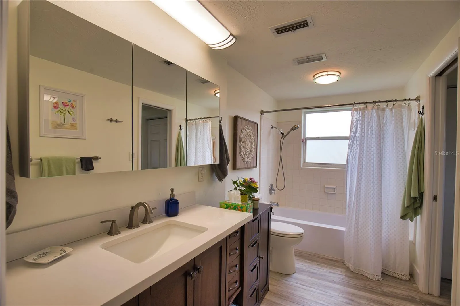459 E BAFFIN DR
