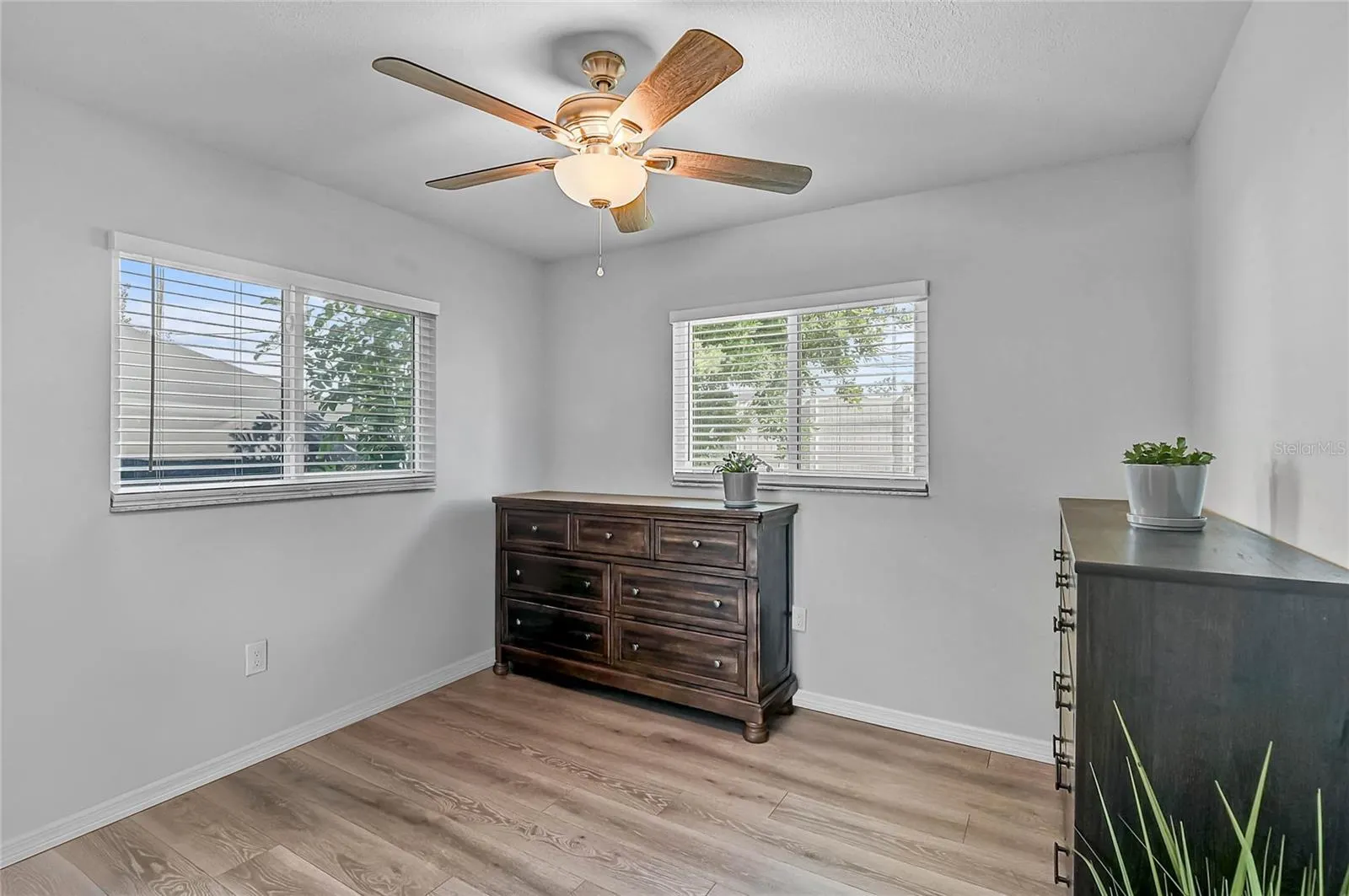 890 PONDEROSA RD