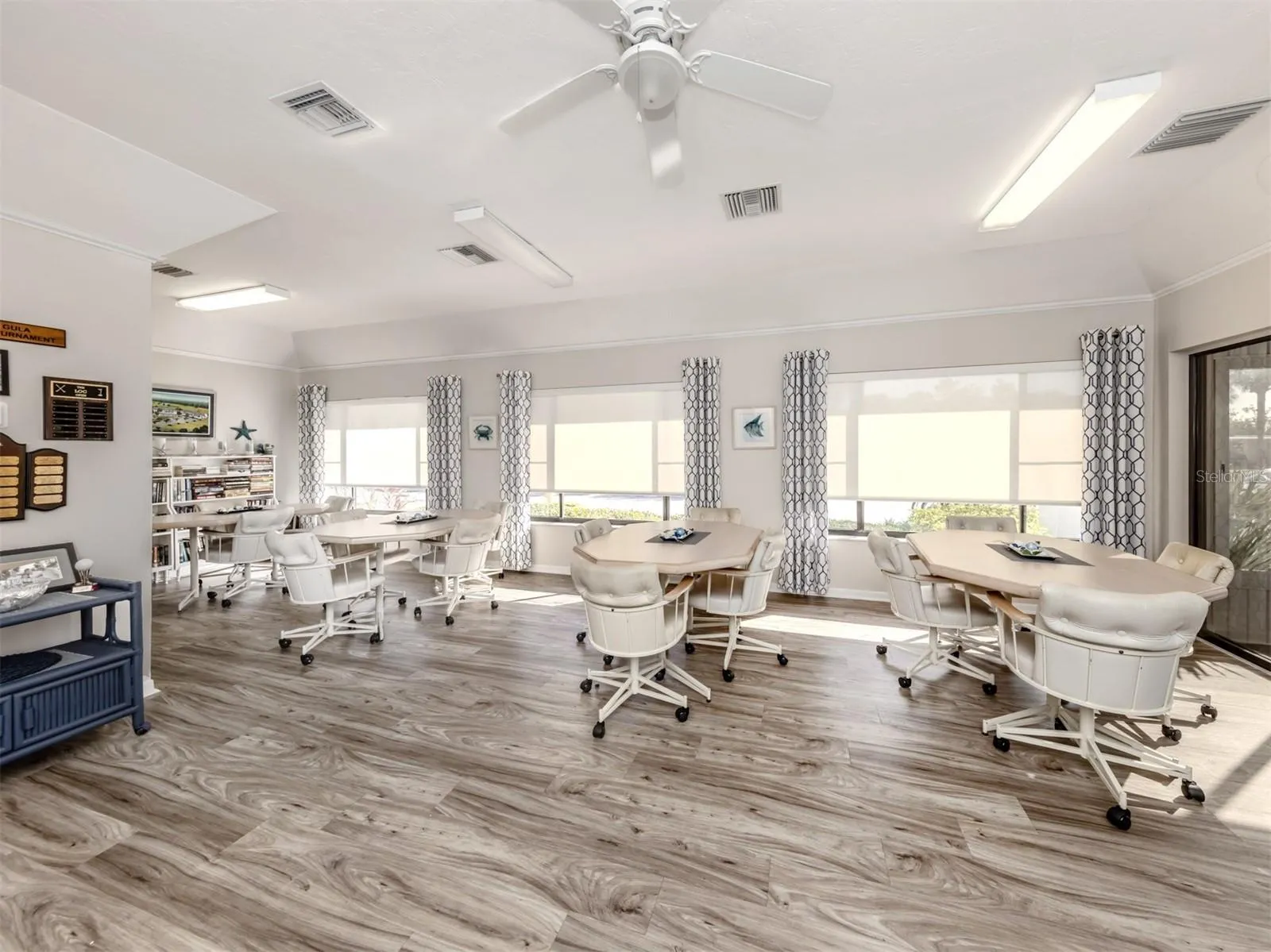 1100 CAPRI ISLES BLVD #423, #423