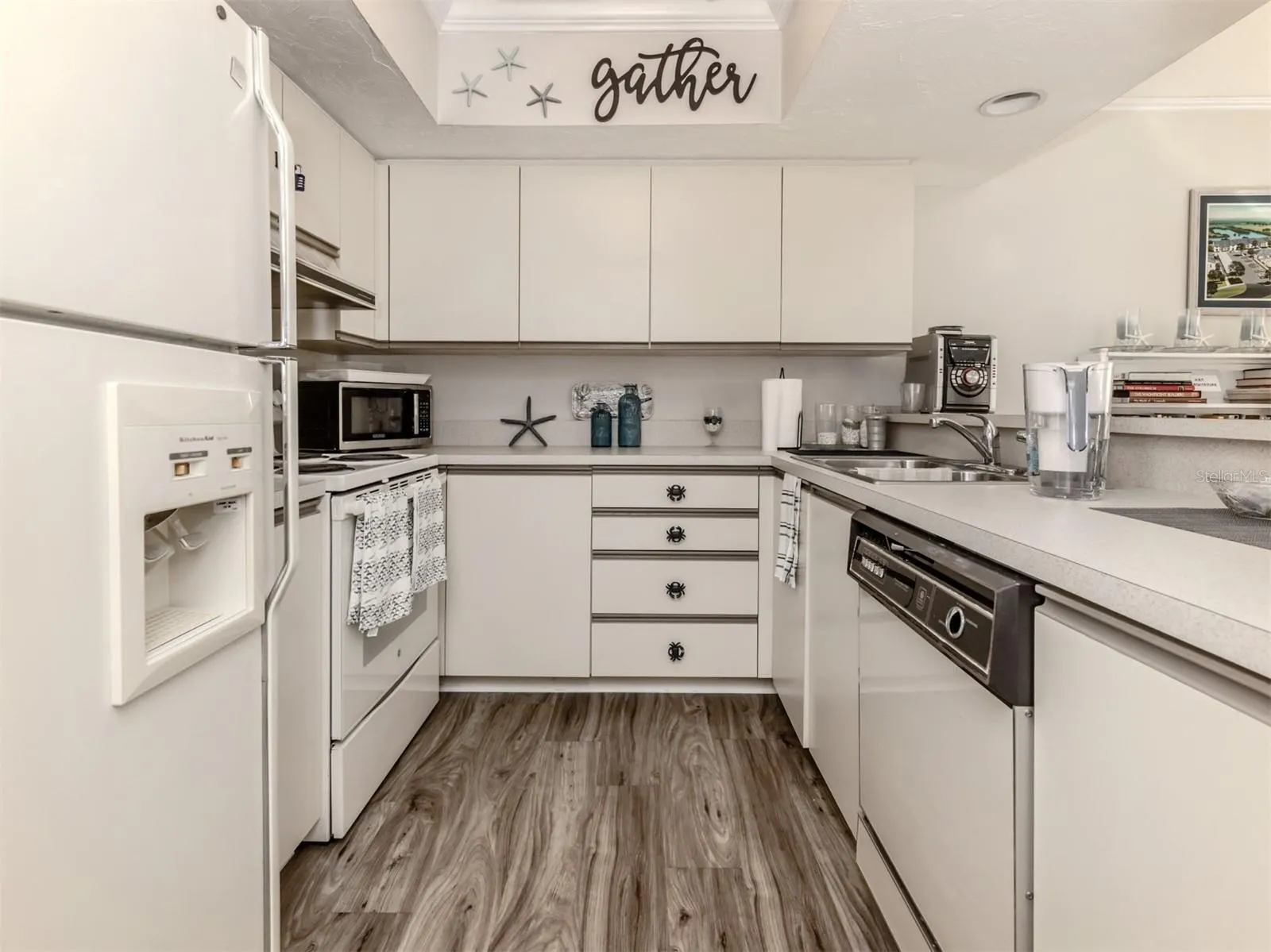 1100 CAPRI ISLES BLVD #423, #423