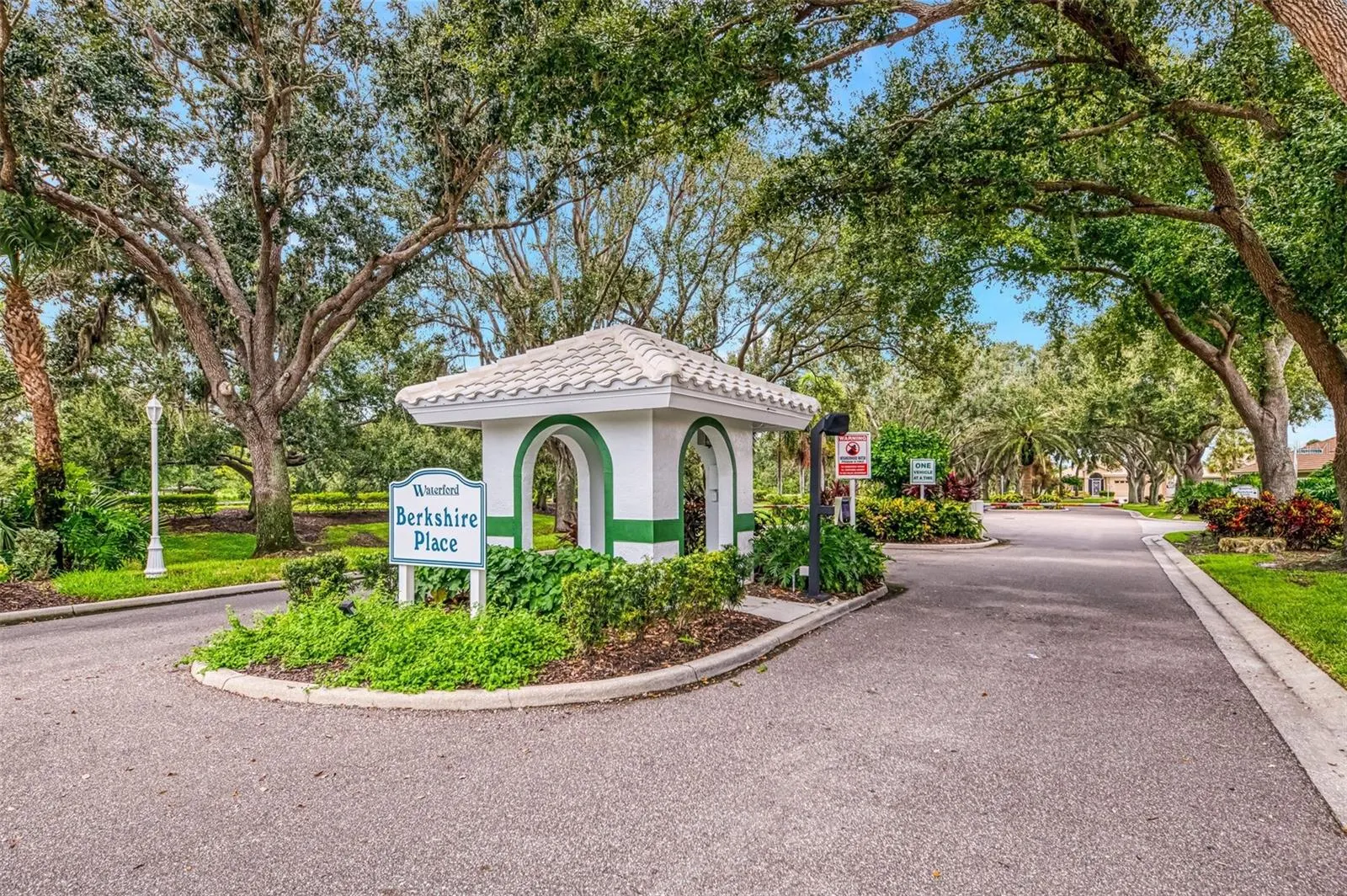 1209 BERKSHIRE CIR