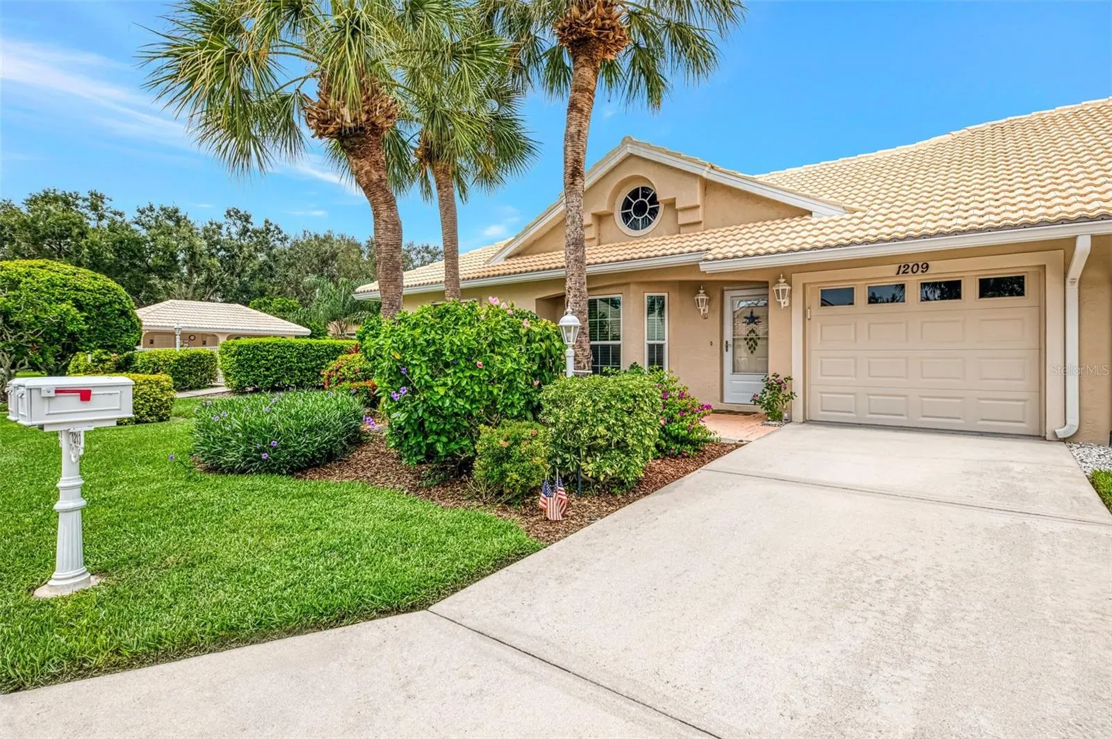 1209 BERKSHIRE CIR