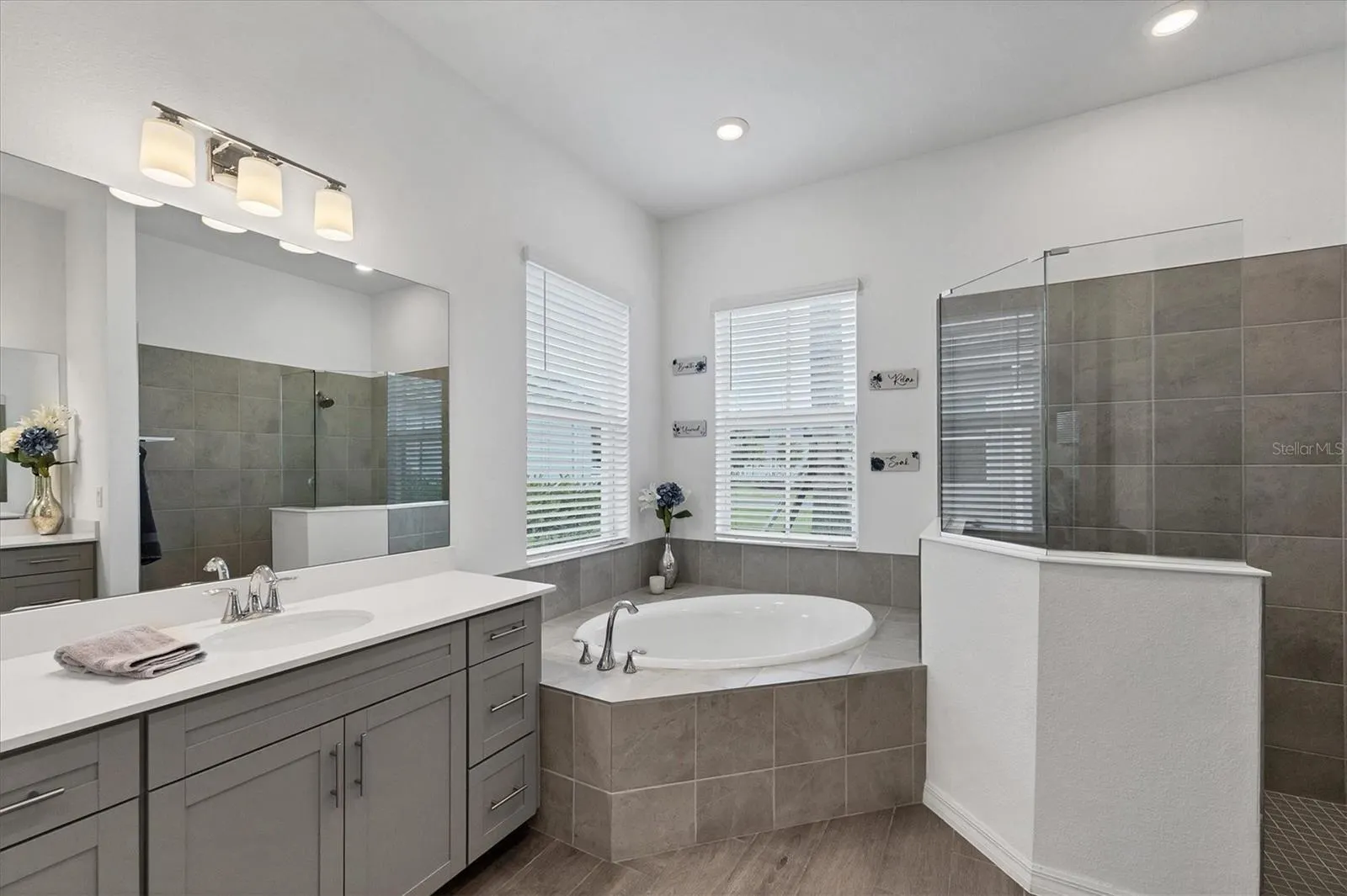 12557 GALAPAGOS CT