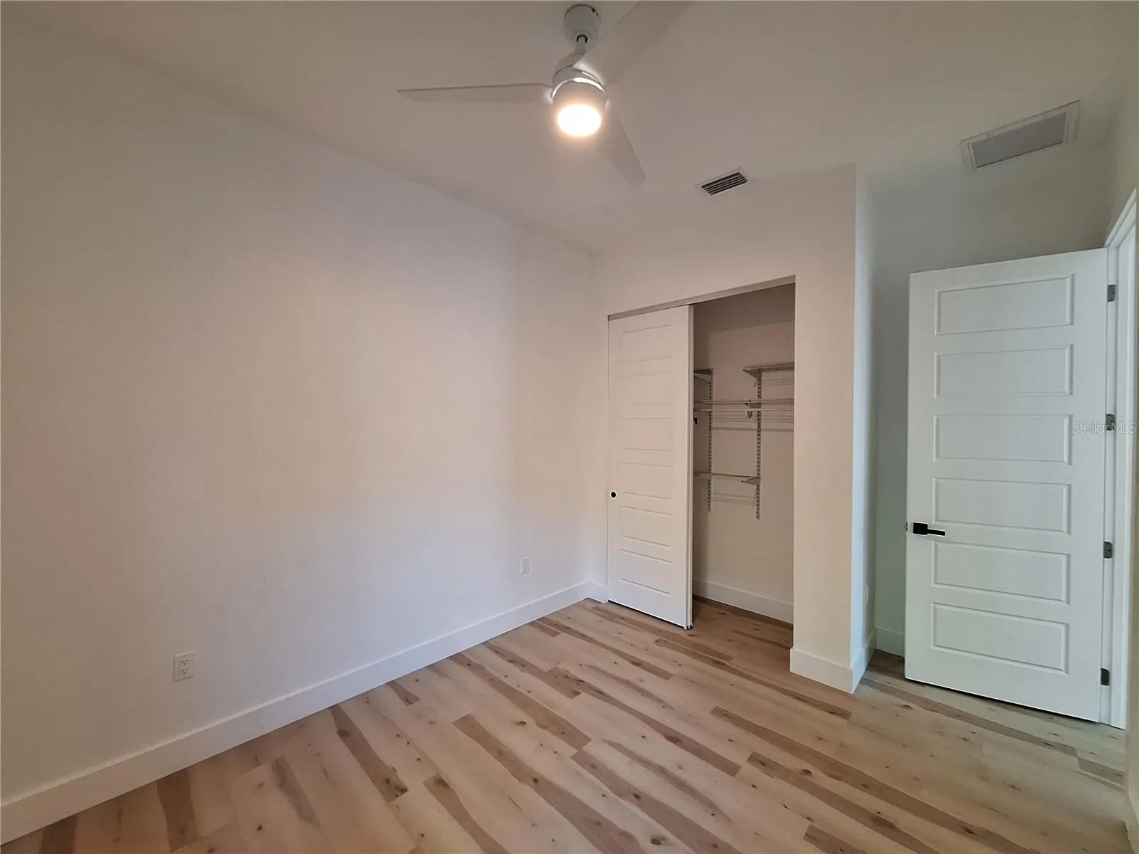 289 ALBATROSS RD
