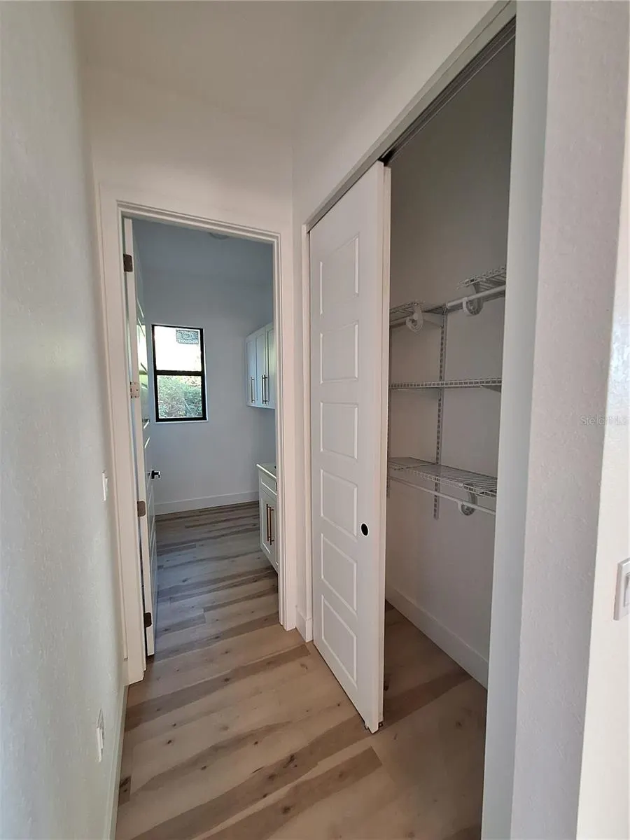 289 ALBATROSS RD