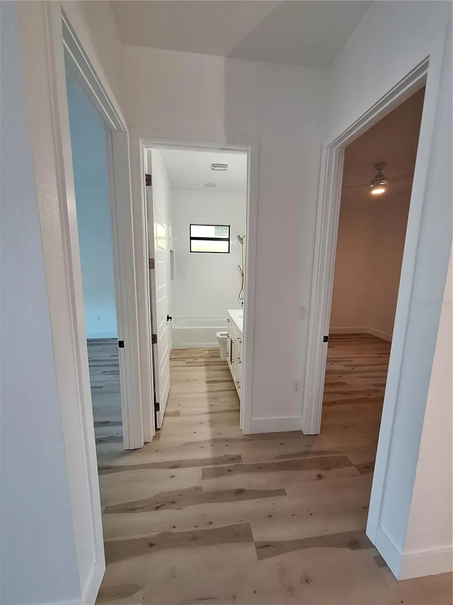 289 ALBATROSS RD