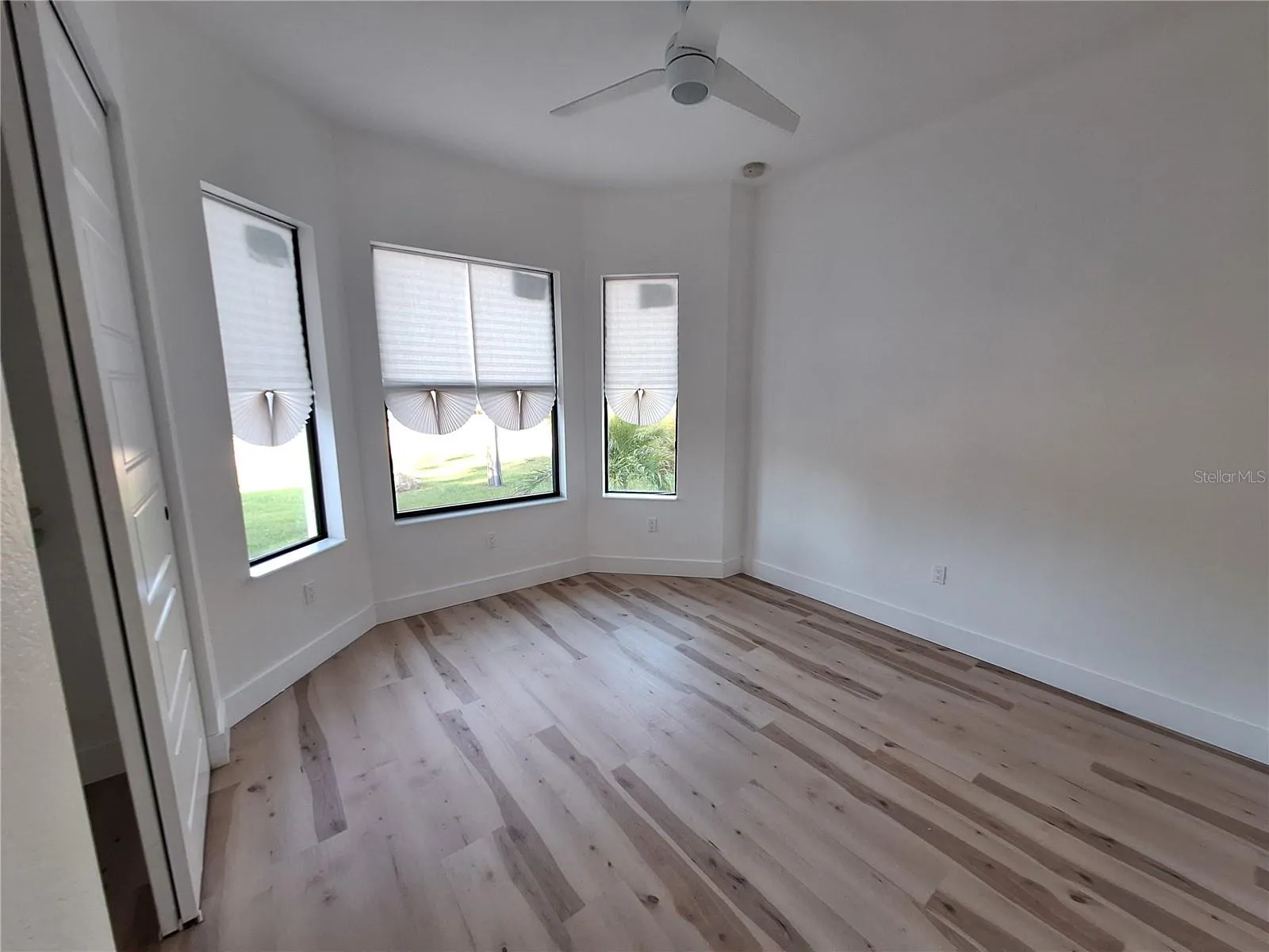 289 ALBATROSS RD
