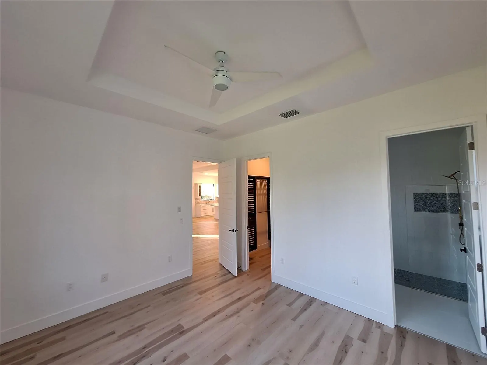 289 ALBATROSS RD