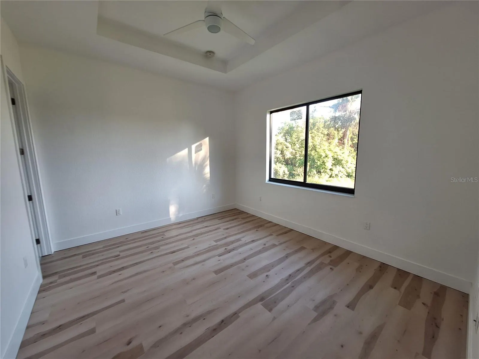 289 ALBATROSS RD