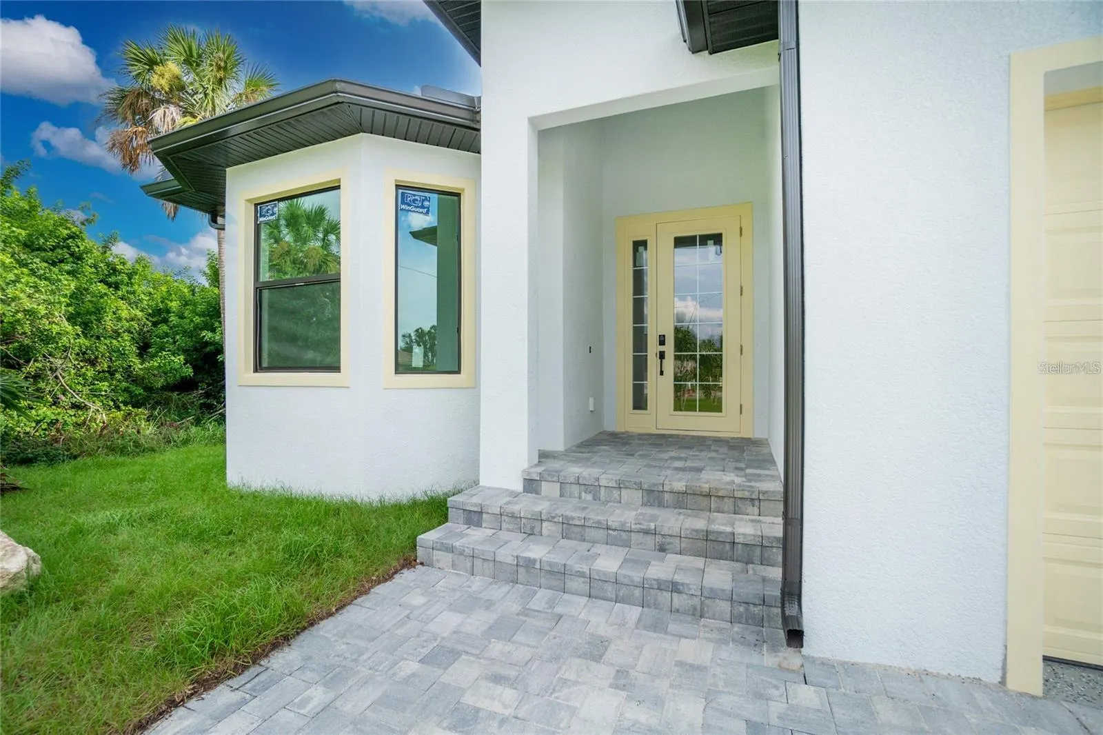 289 ALBATROSS RD