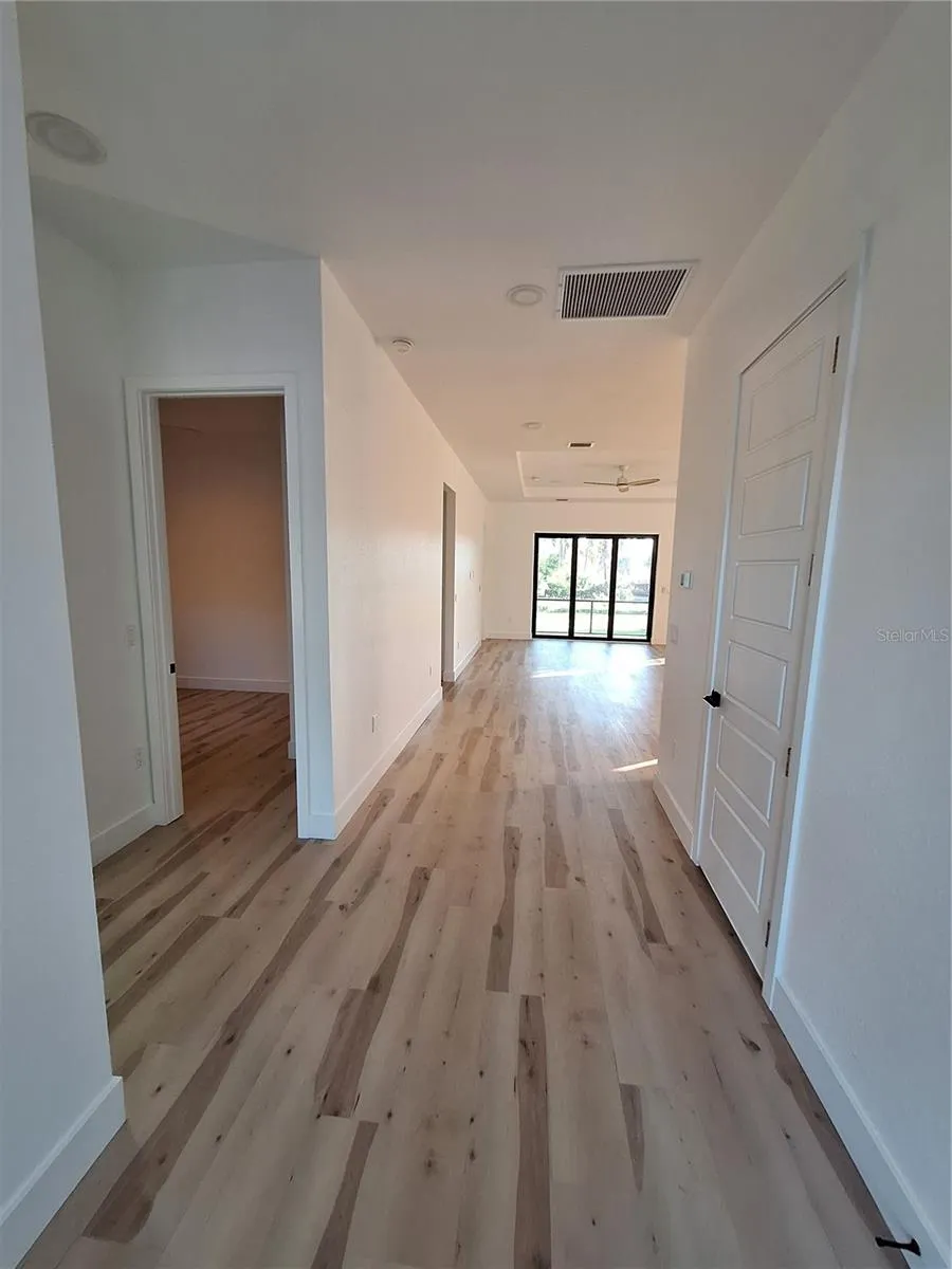 289 ALBATROSS RD