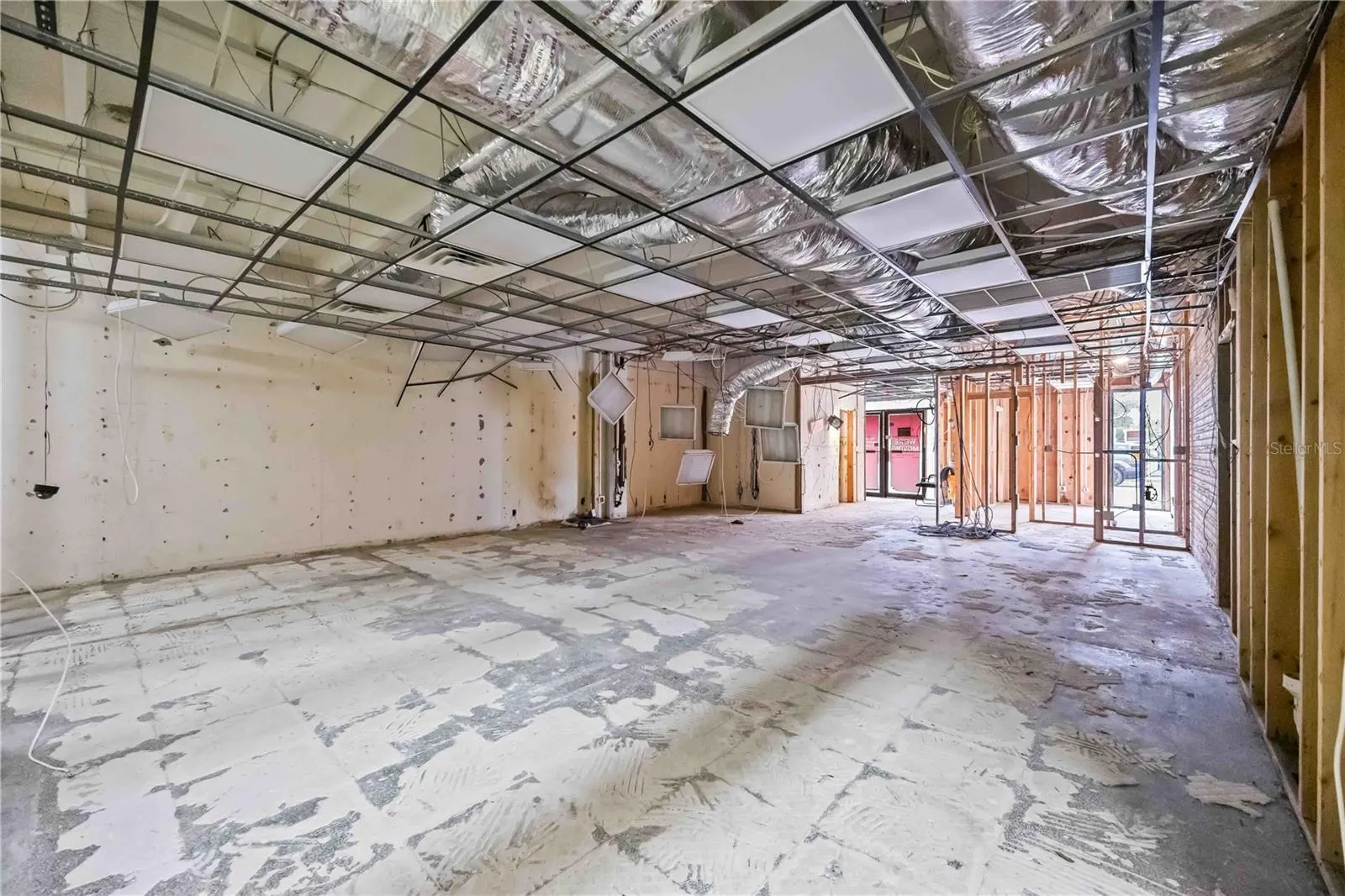 214 MIAMI AVE E