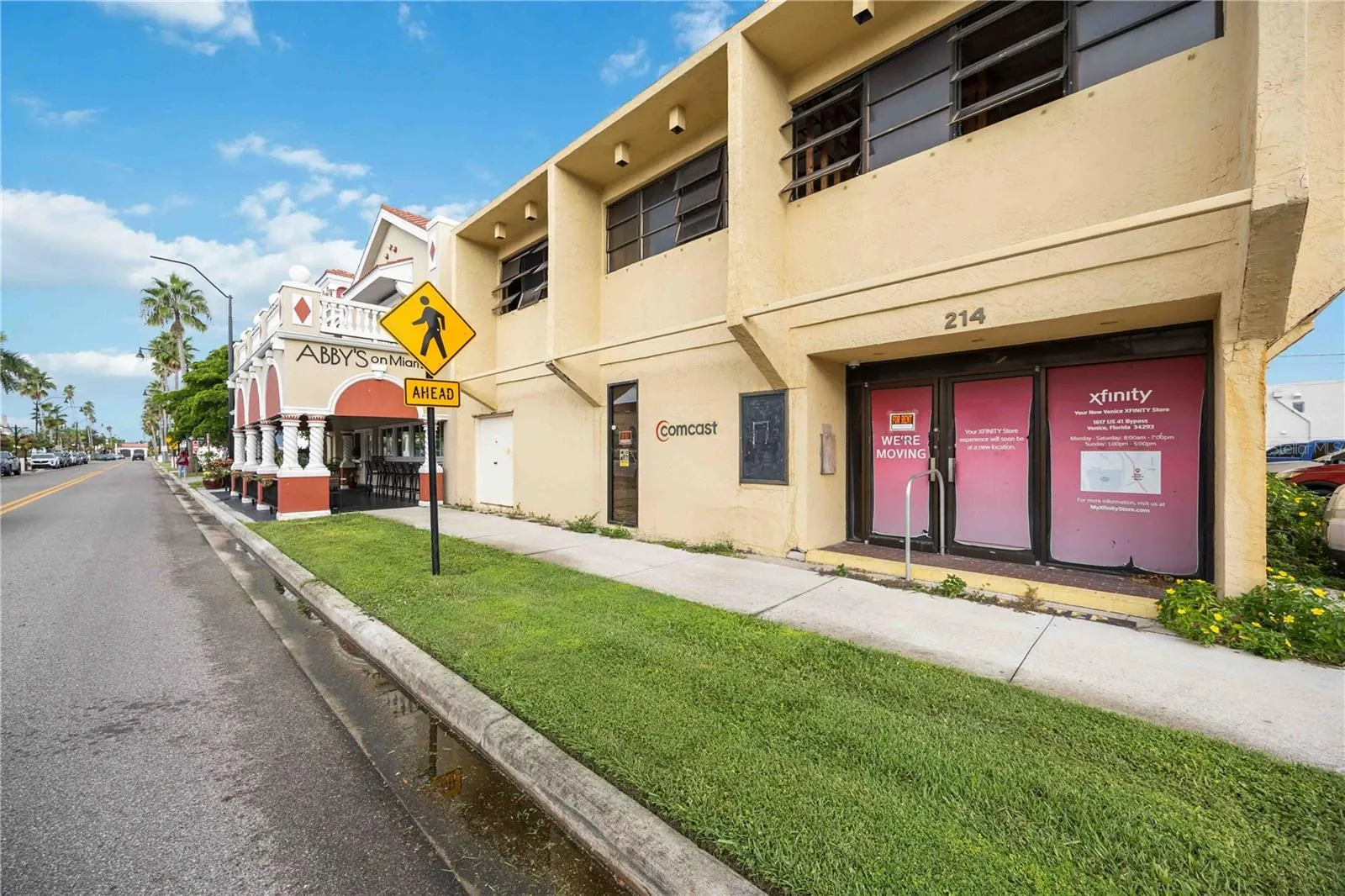 214 MIAMI AVE E