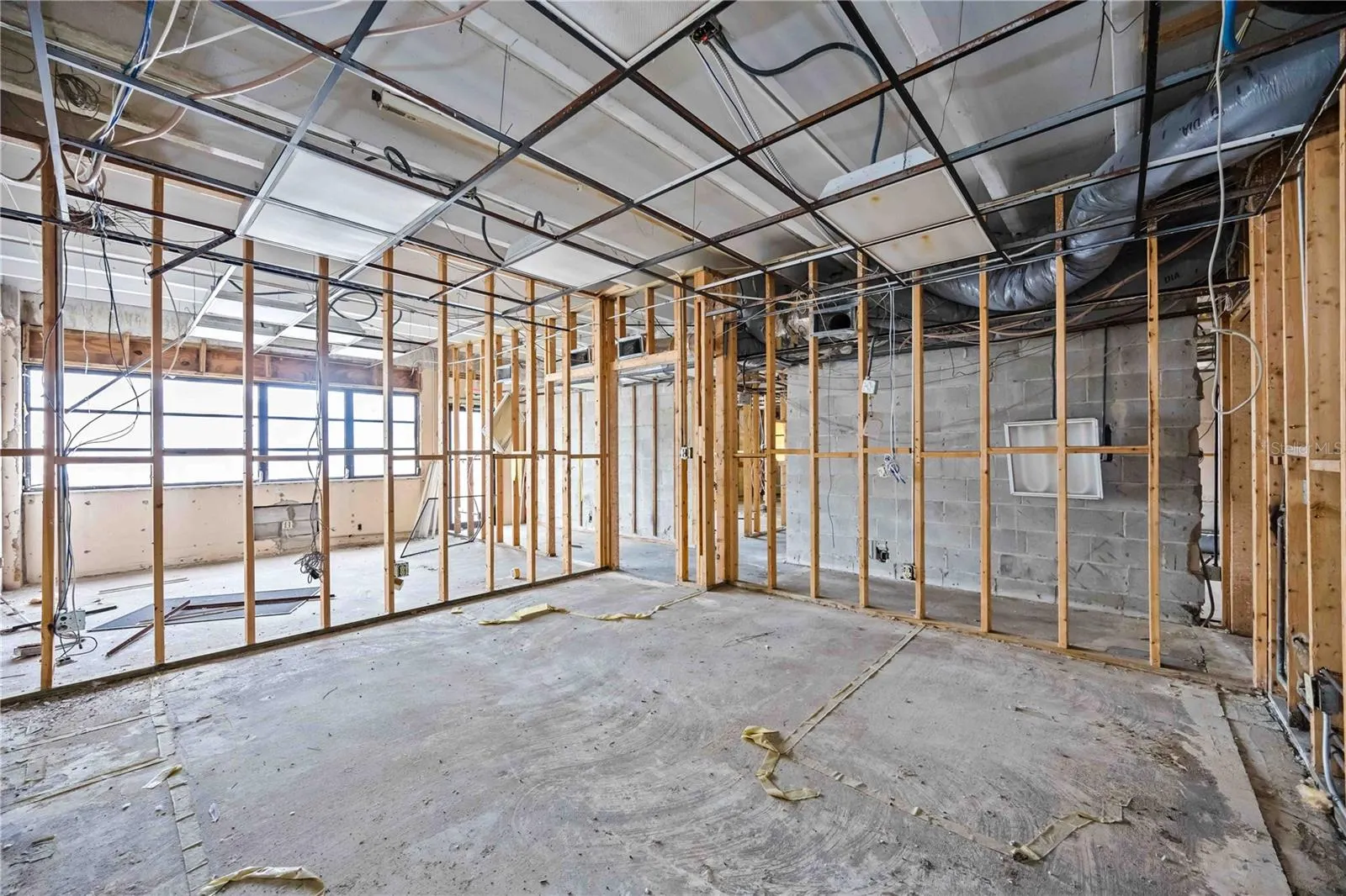 214 MIAMI AVE E