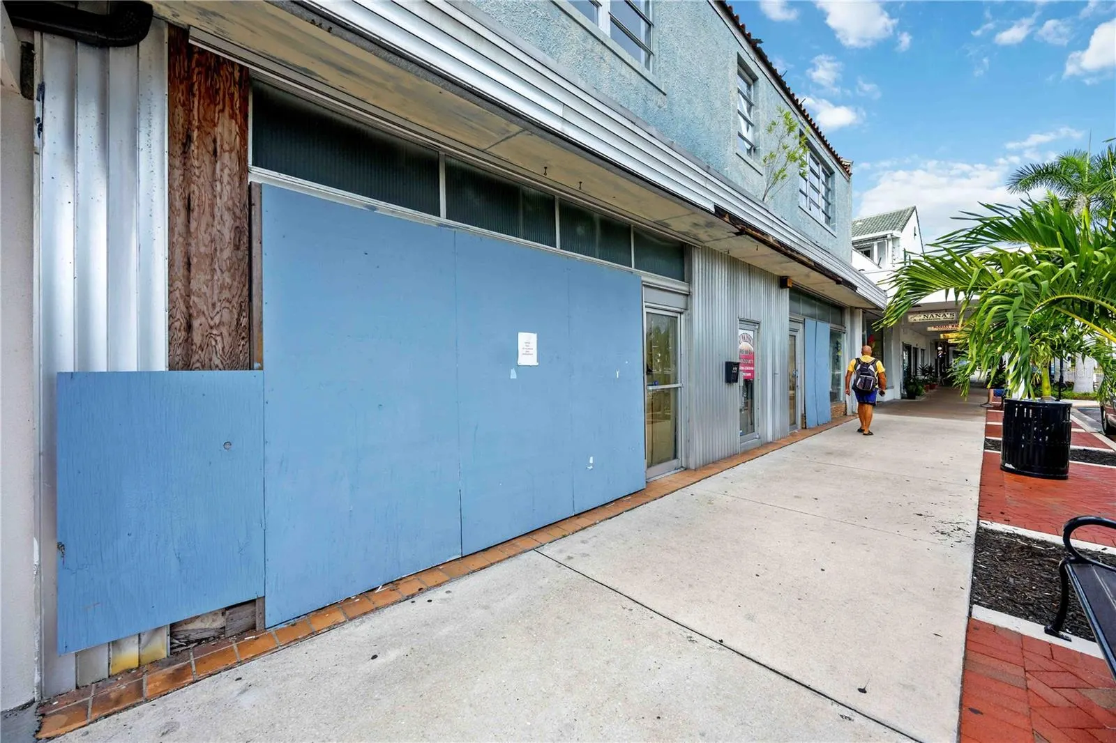 219 W VENICE AVE