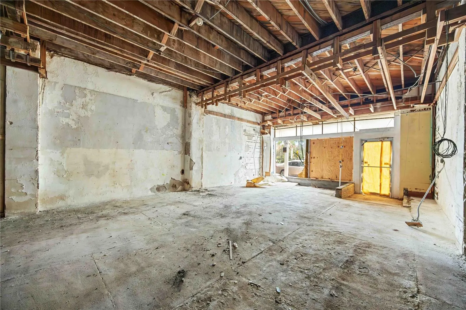 219 W VENICE AVE