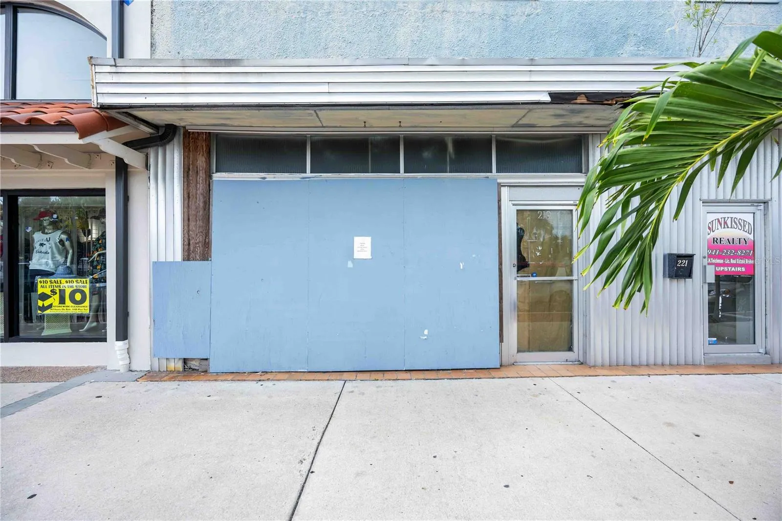 219 W VENICE AVE