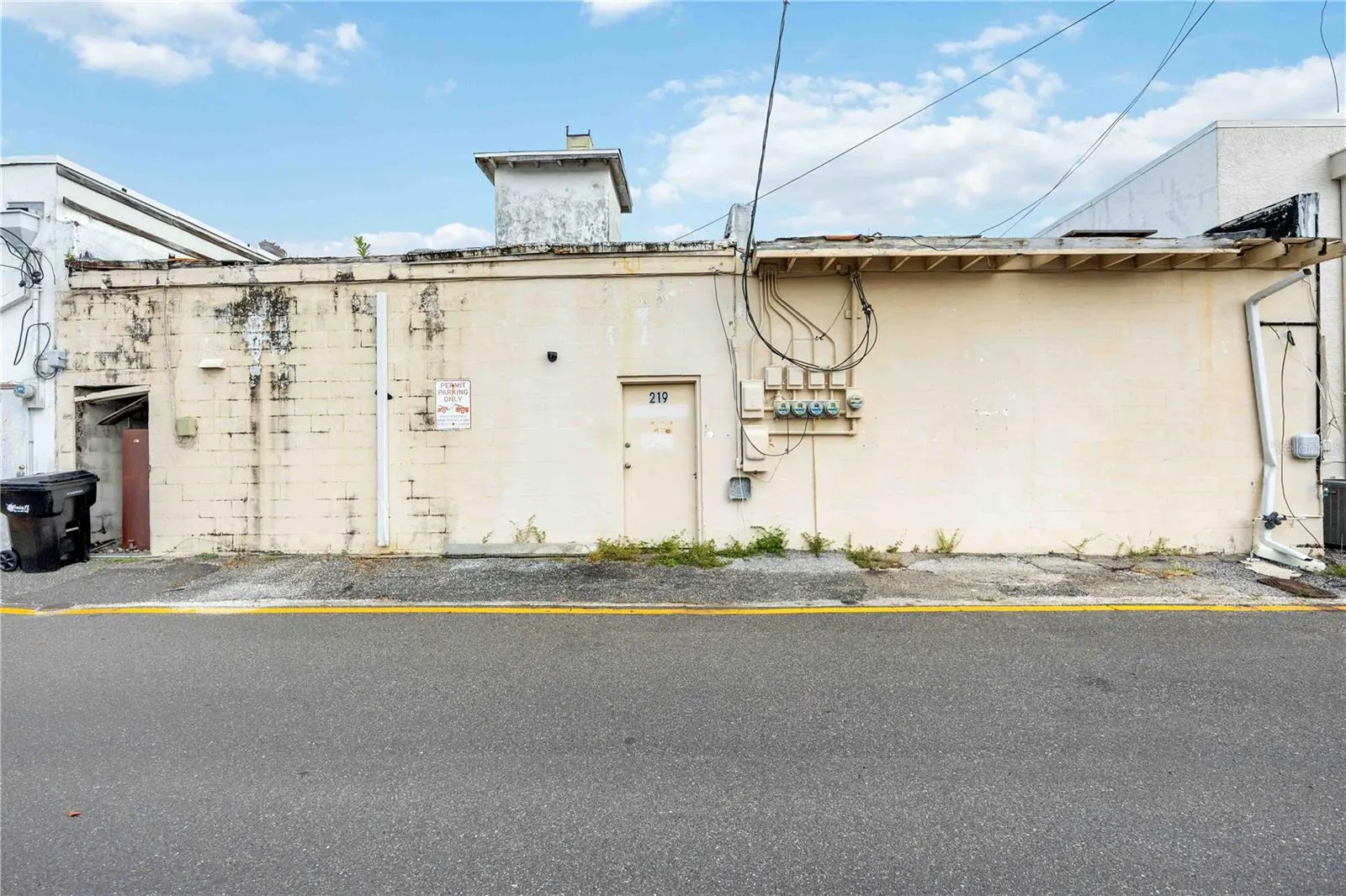 219 W VENICE AVE