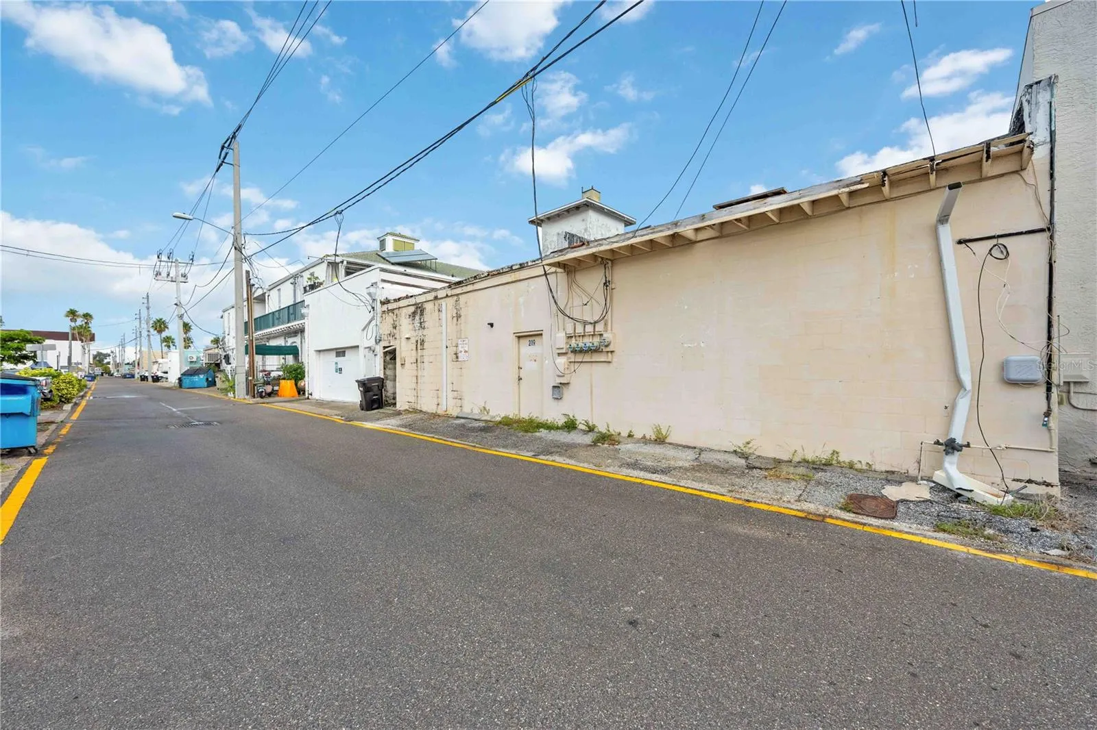 219 W VENICE AVE