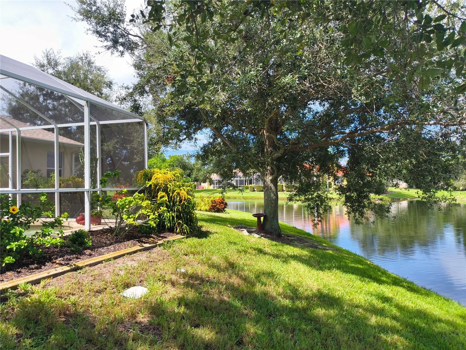 214 LAKE VICTORIA CT