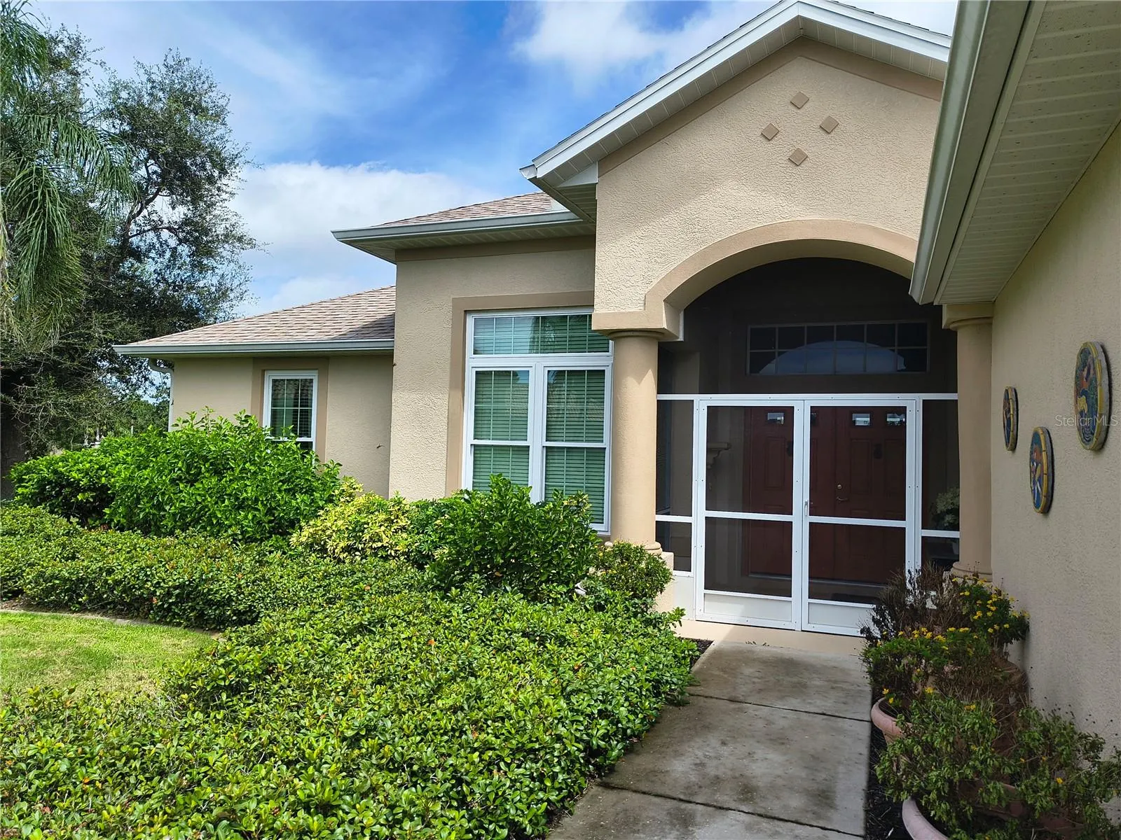 214 LAKE VICTORIA CT