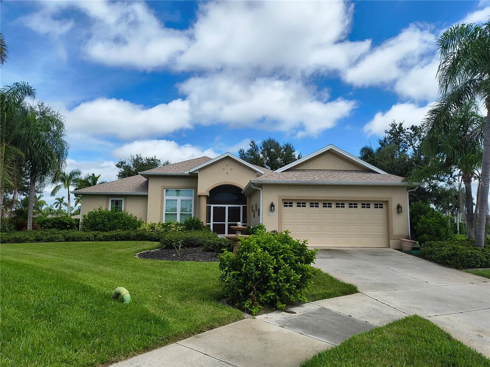 214 LAKE VICTORIA CT