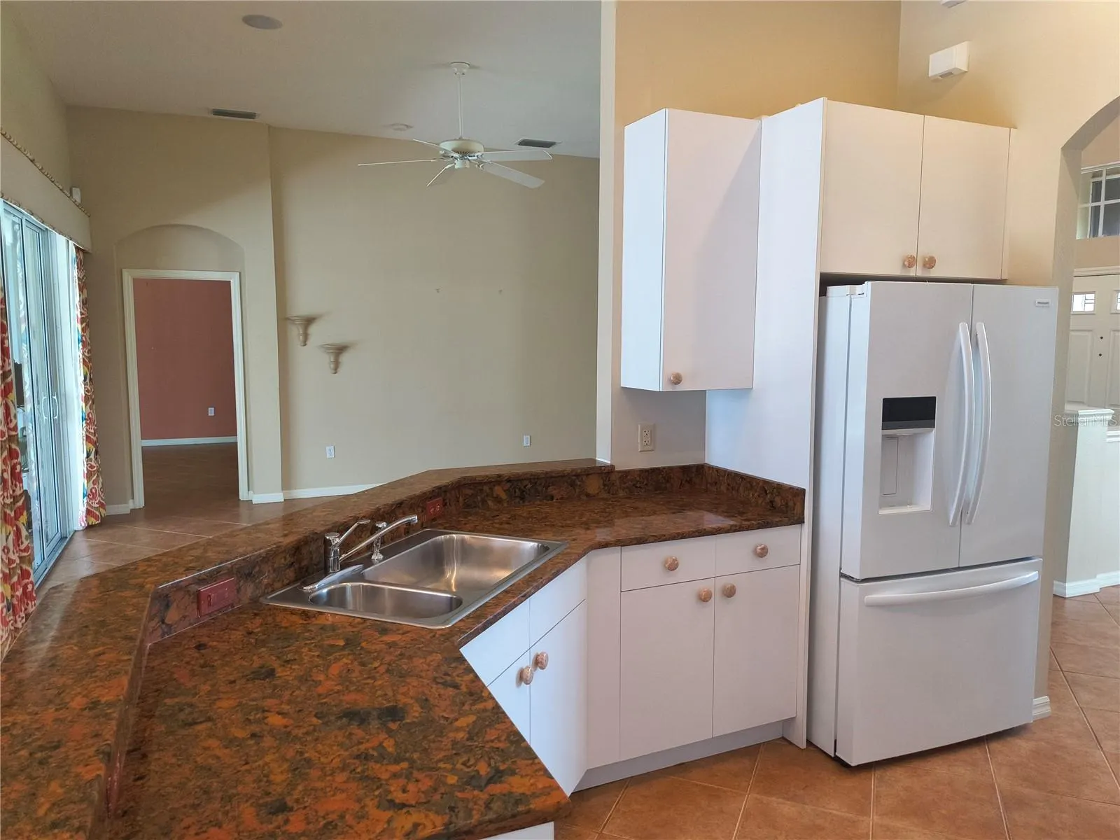 214 LAKE VICTORIA CT