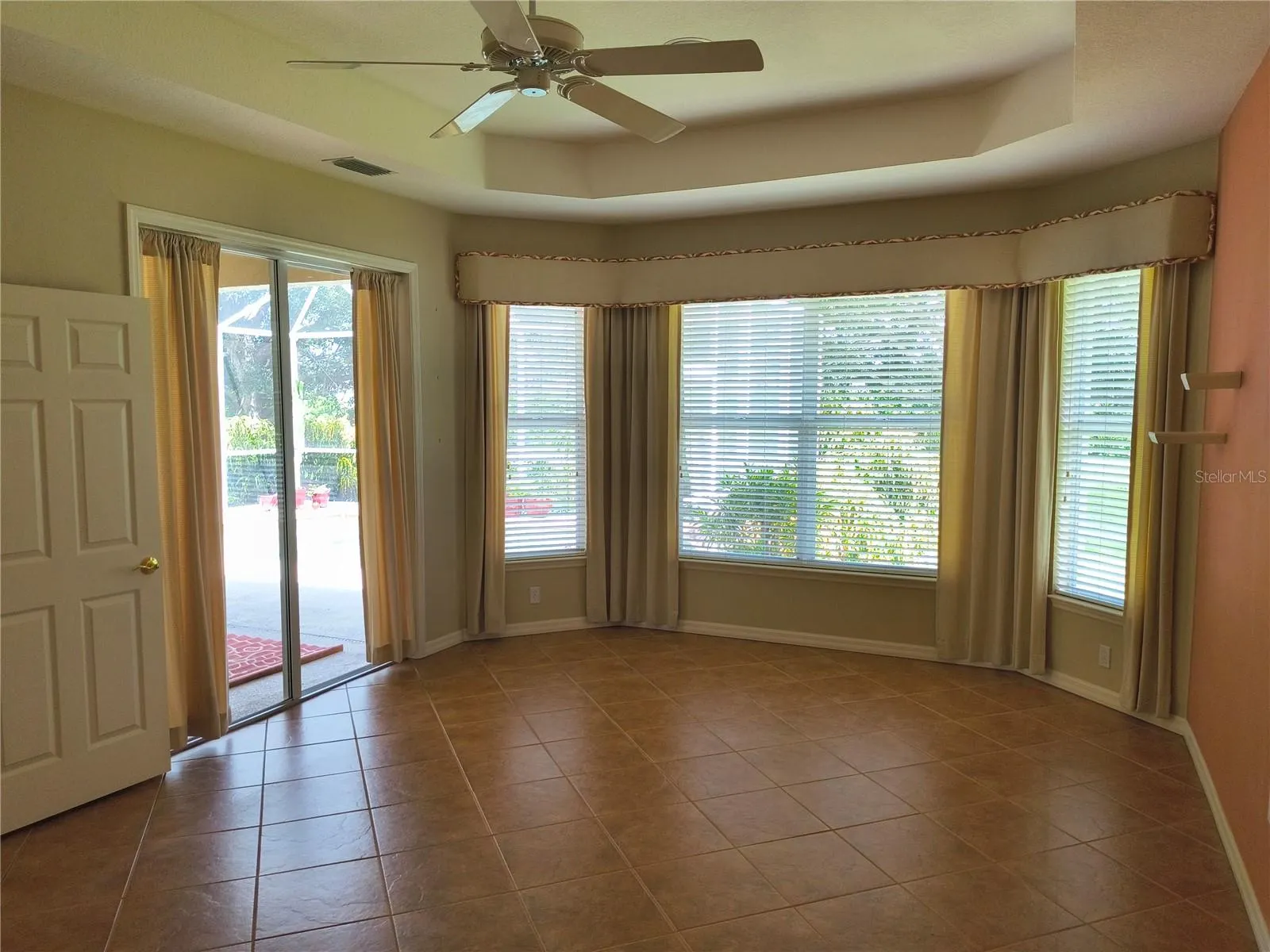 214 LAKE VICTORIA CT