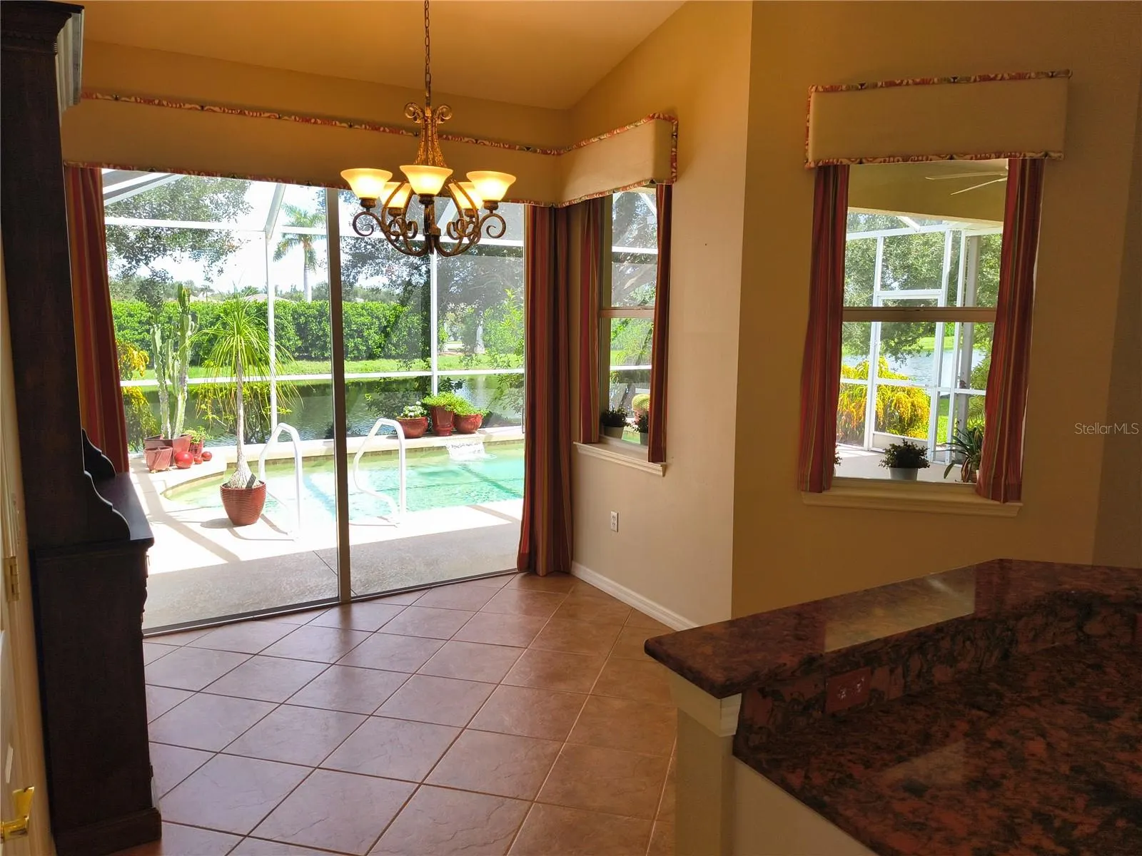 214 LAKE VICTORIA CT