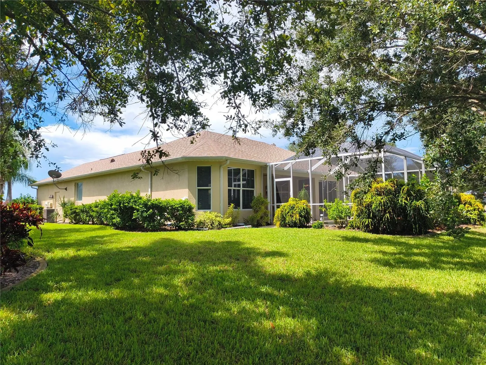 214 LAKE VICTORIA CT