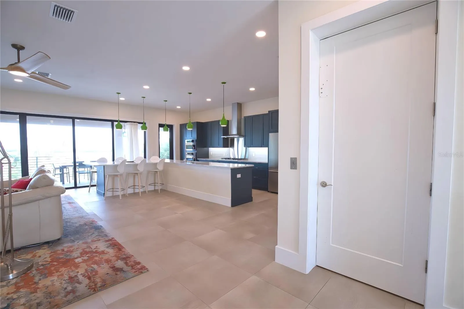 569 ROUNTREE DR