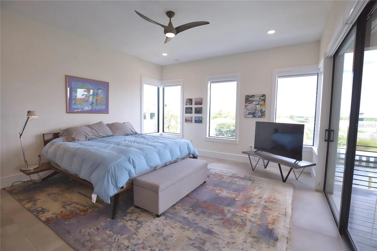 569 ROUNTREE DR