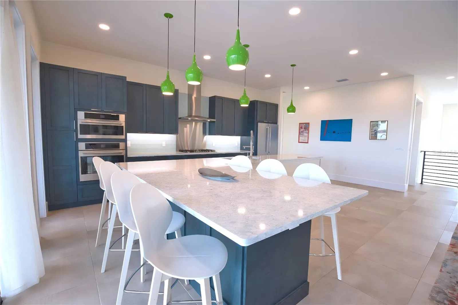 569 ROUNTREE DR