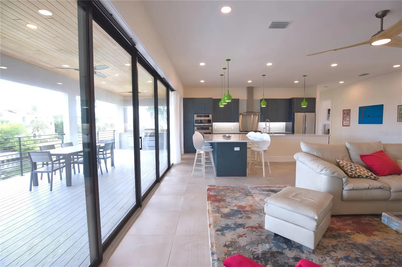569 ROUNTREE DR