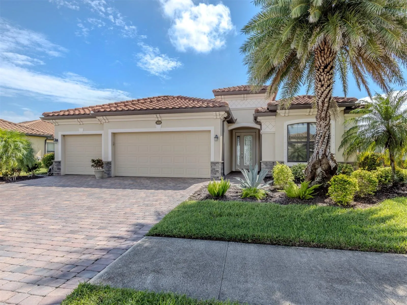 20230 GRANLAGO DR
