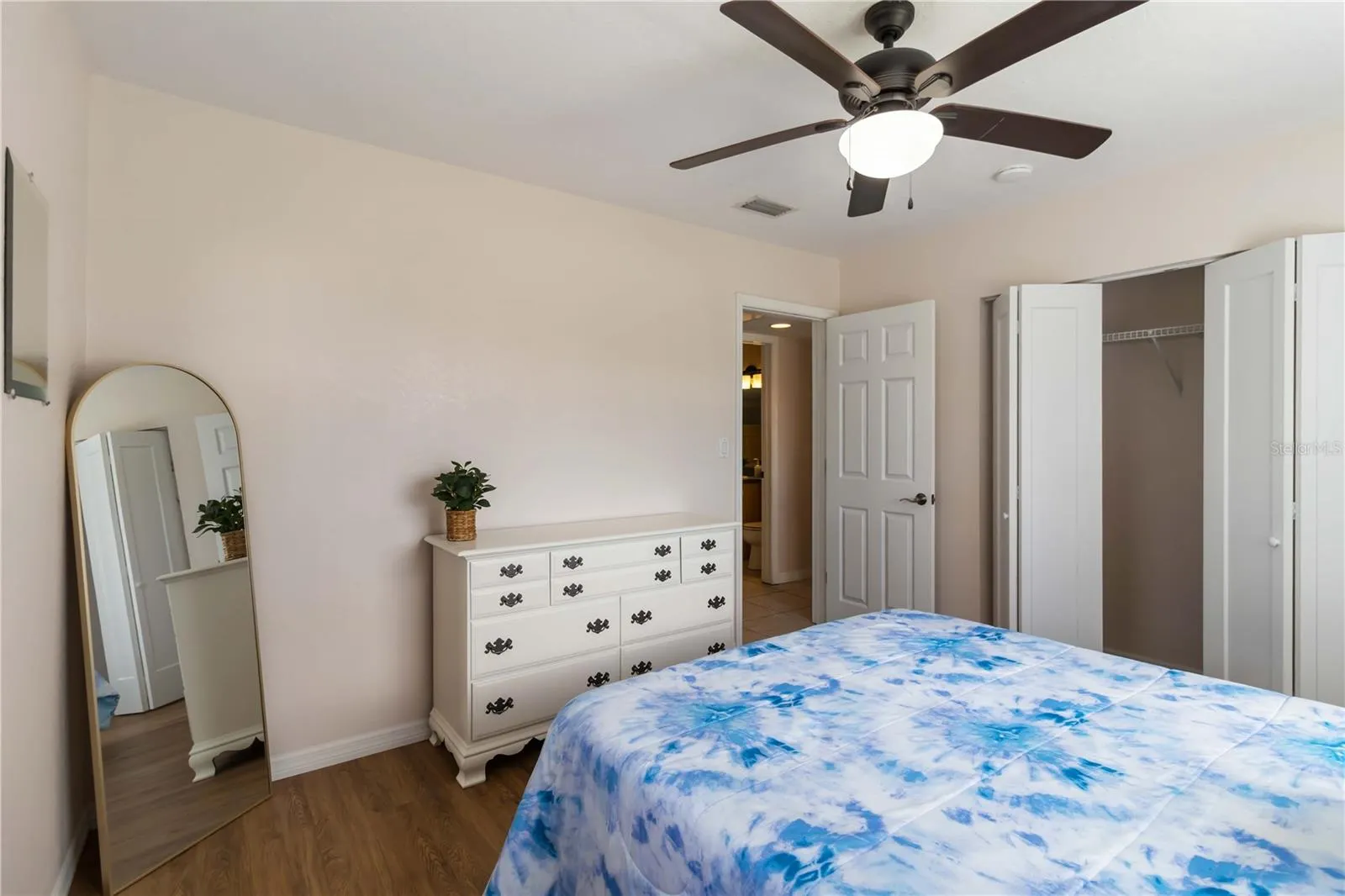136 GODFREY AVE NE