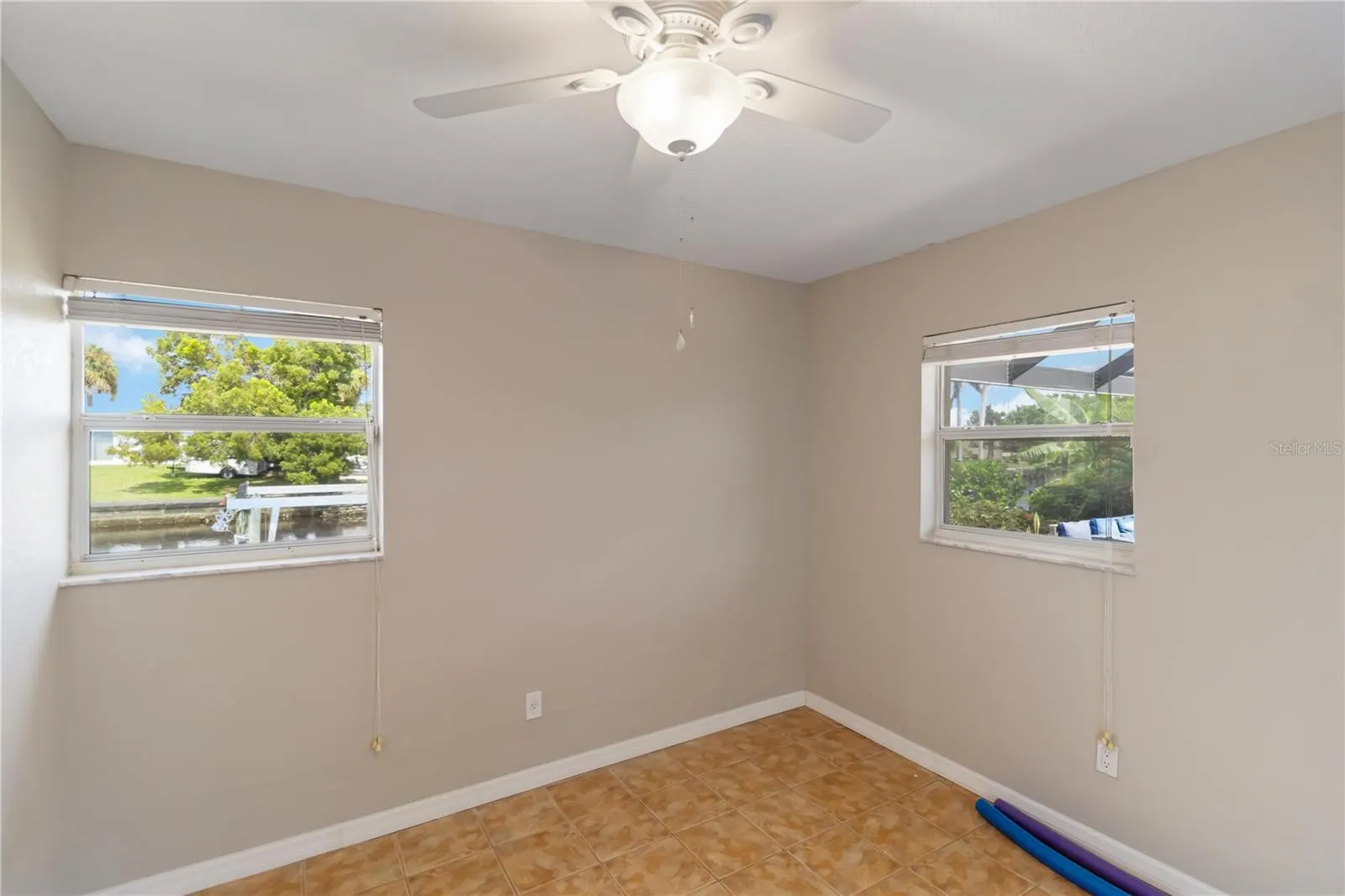 136 GODFREY AVE NE