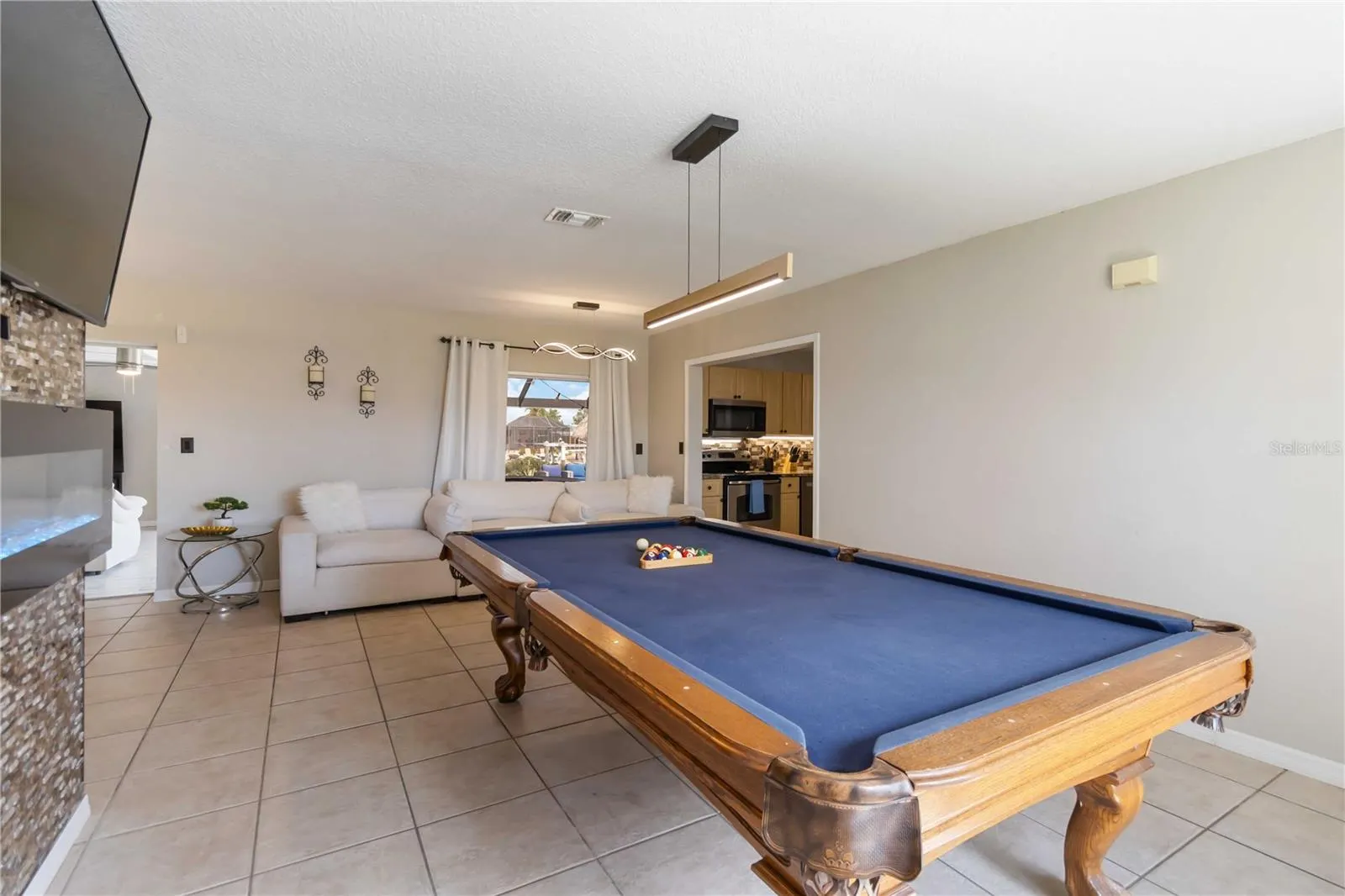 136 GODFREY AVE NE