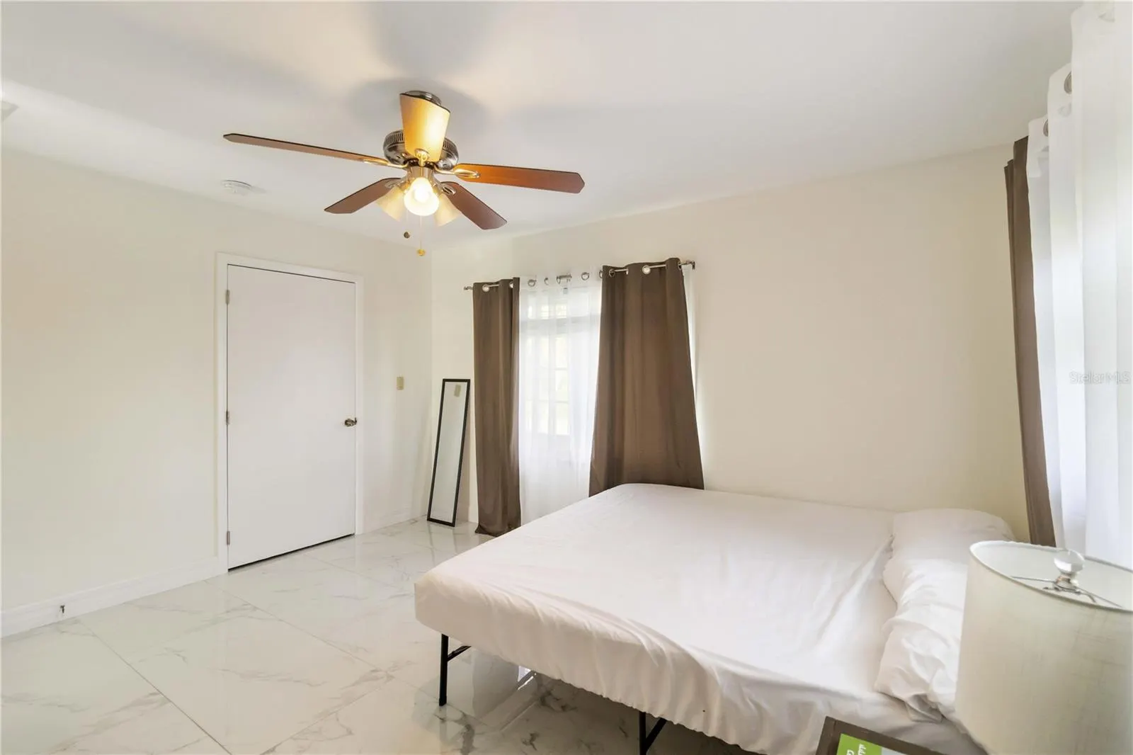 312 E TARPON BLVD NW
