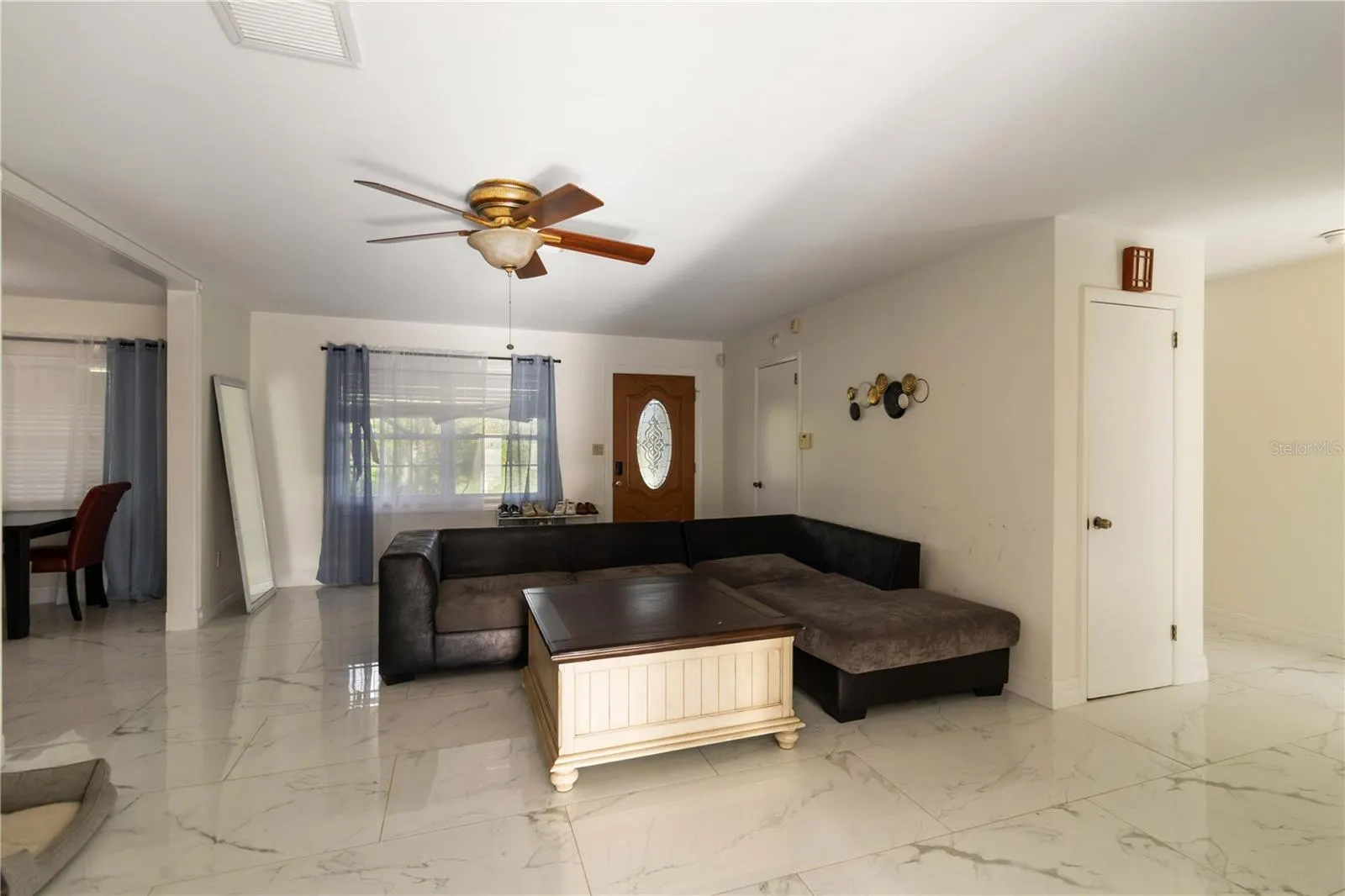 312 E TARPON BLVD NW
