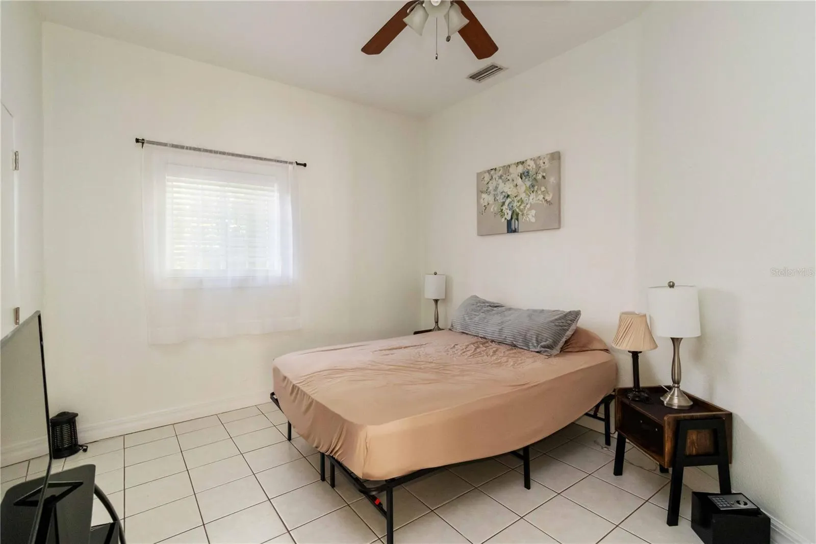 312 E TARPON BLVD NW