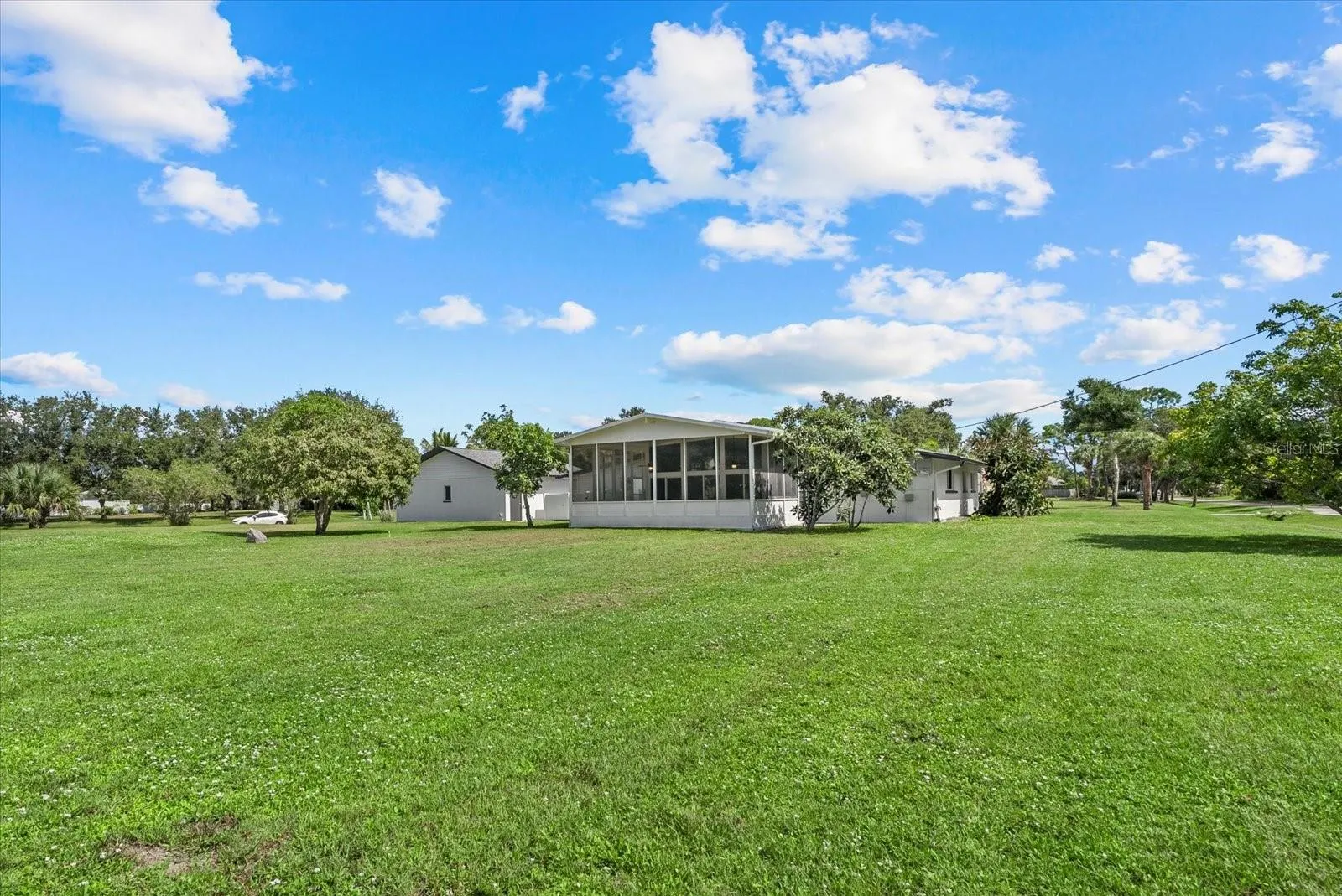 1400 MUSTANG ST