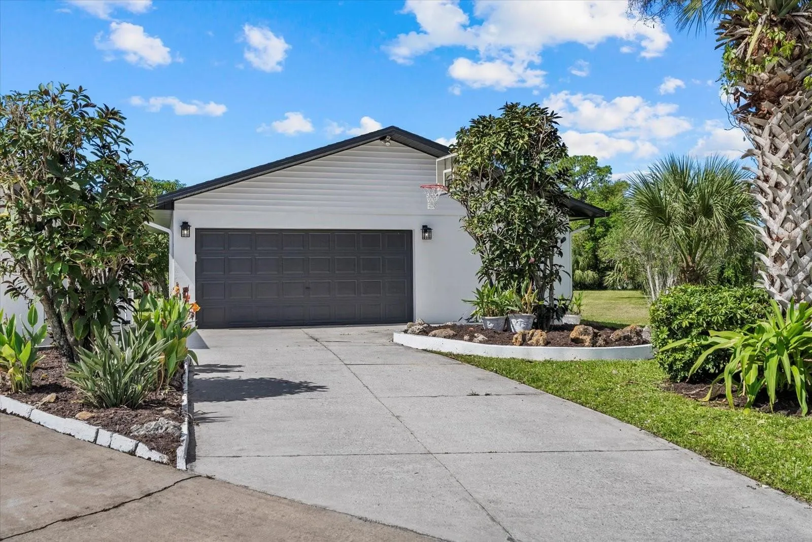 1400 MUSTANG ST