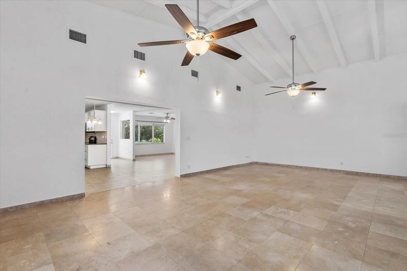1400 MUSTANG ST