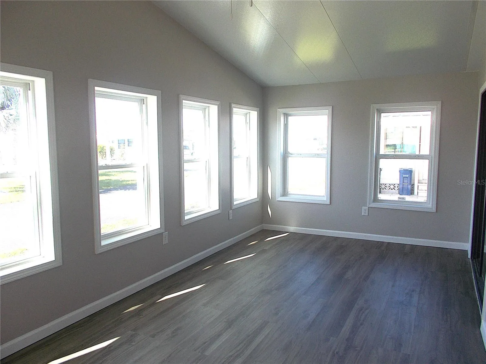 363 LONGWOOD DR
