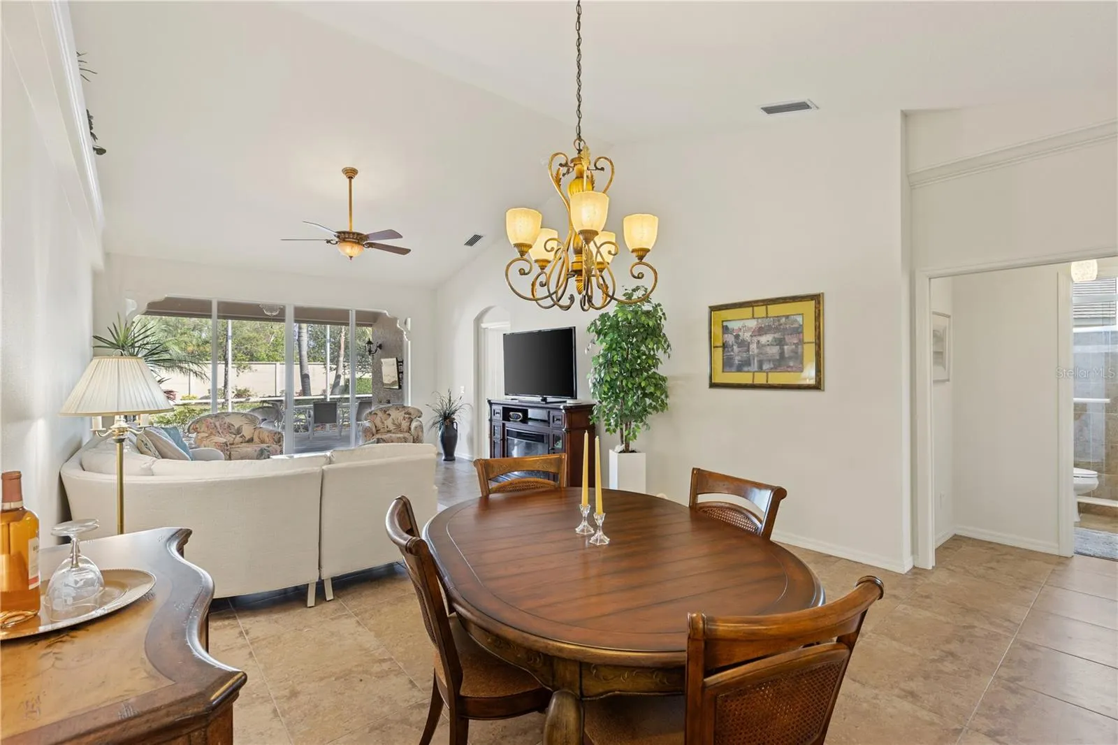 1537 MONARCH DR