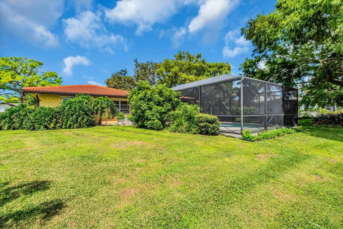 468 LAURENCIN DR